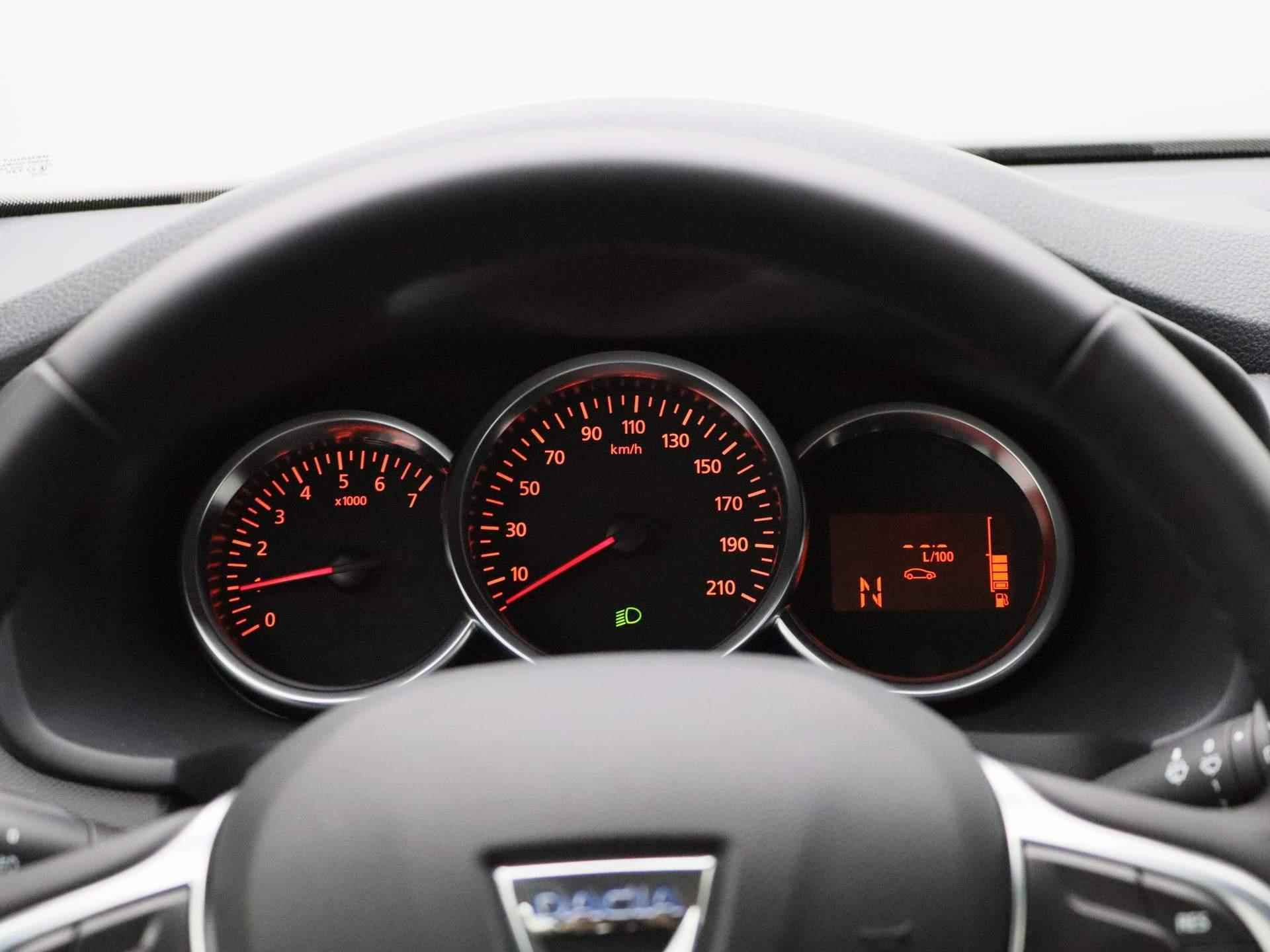 Dacia Sandero 0.9 TCe Easy-R Comfort Automaat | Navi | Airco | Bluetooth | Cruise | DAB | LED | Pack Medianav | Slechts 15.320 km! | - 8/36