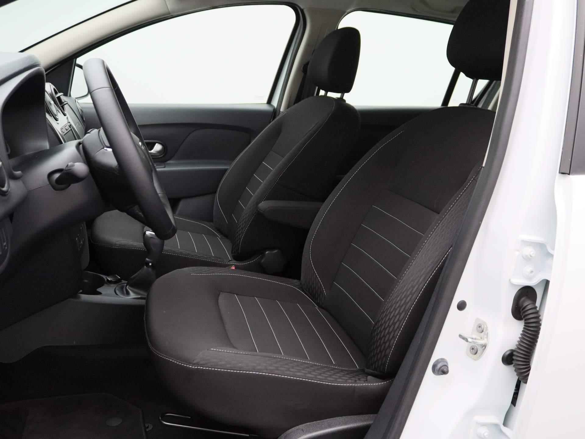 Dacia Sandero 0.9 TCe Easy-R Comfort Automaat | Navi | Airco | Bluetooth | Cruise | DAB | LED | Pack Medianav | Slechts 15.320 km! | - 12/36