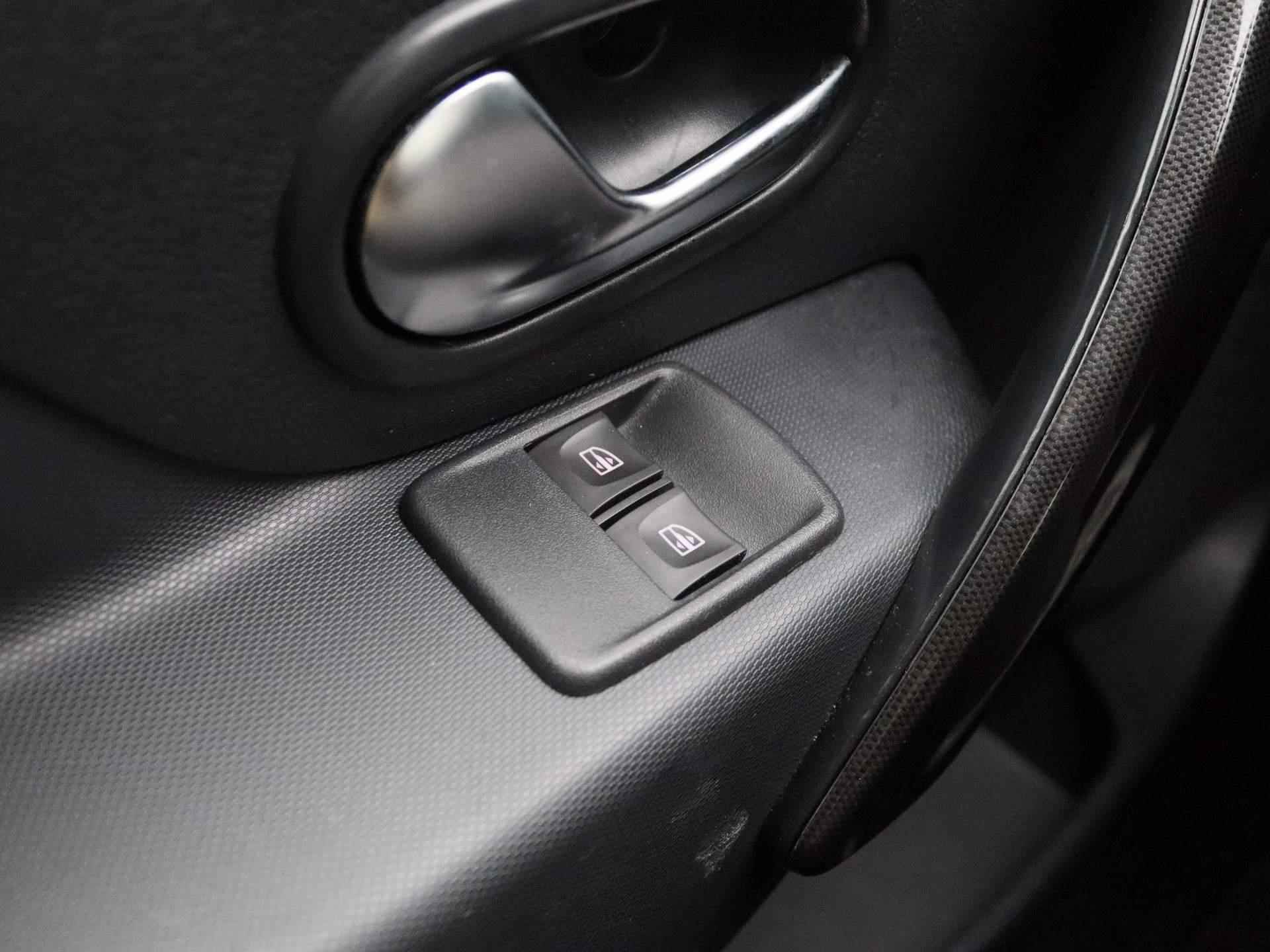 Dacia Sandero 0.9 TCe Easy-R Comfort Automaat | Navi | Airco | Bluetooth | Cruise | DAB | LED | Pack Medianav | Slechts 15.320 km! | - 26/36