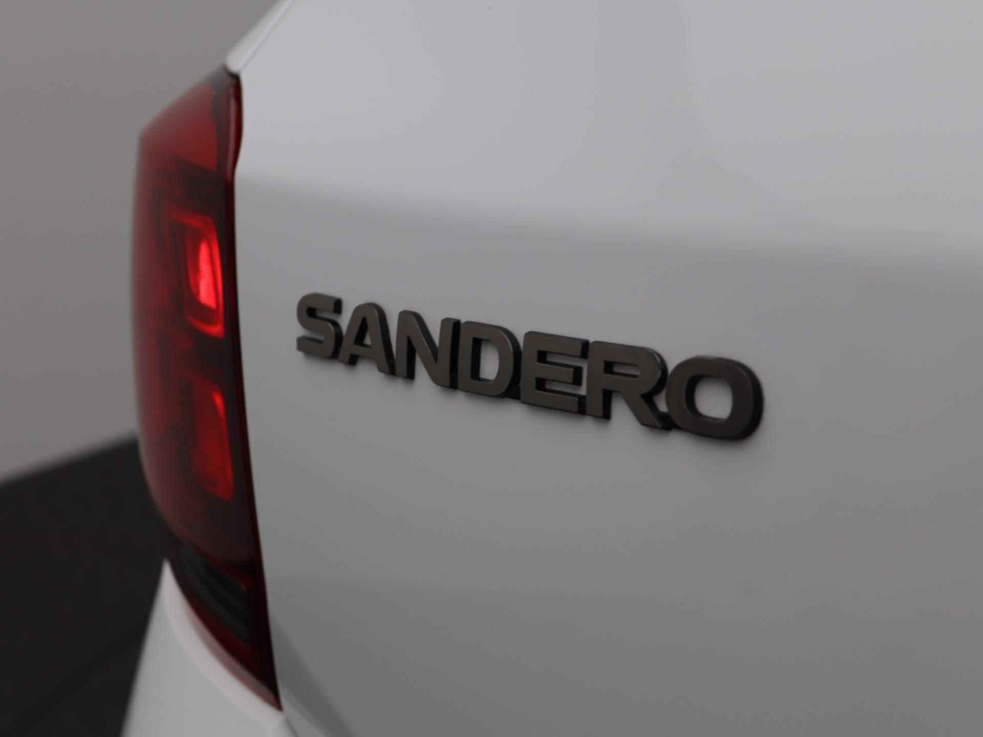 Dacia Sandero 0.9 TCe Easy-R Comfort Automaat | Navi | Airco | Bluetooth | Cruise | DAB | LED | Pack Medianav | Slechts 15.320 km! | - 30/36