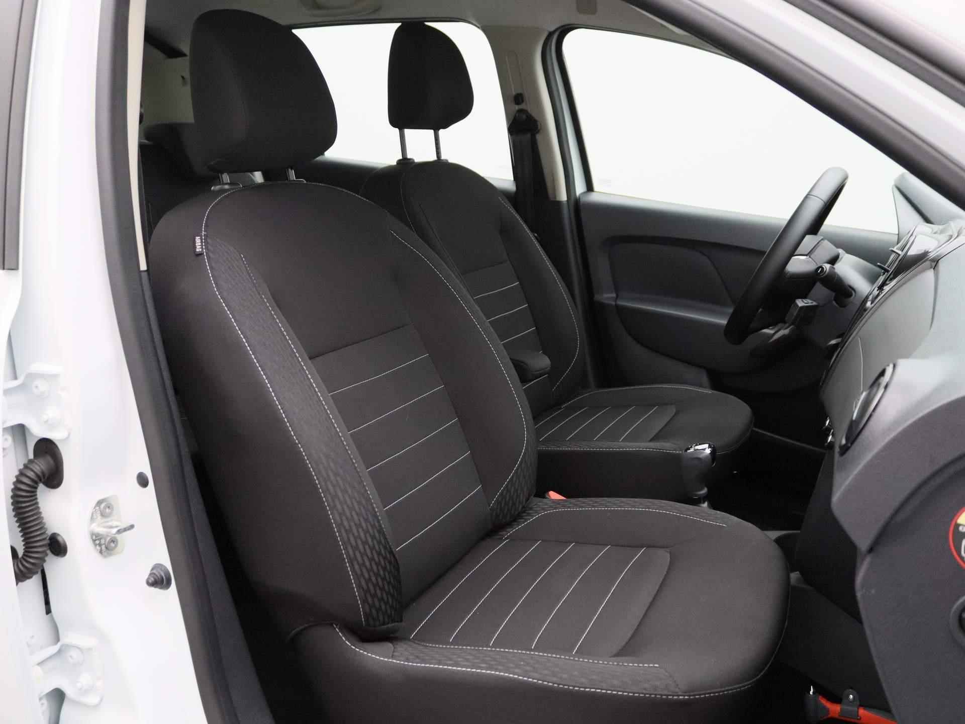 Dacia Sandero 0.9 TCe Easy-R Comfort Automaat | Navi | Airco | Bluetooth | Cruise | DAB | LED | Pack Medianav | Slechts 15.320 km! | - 32/36