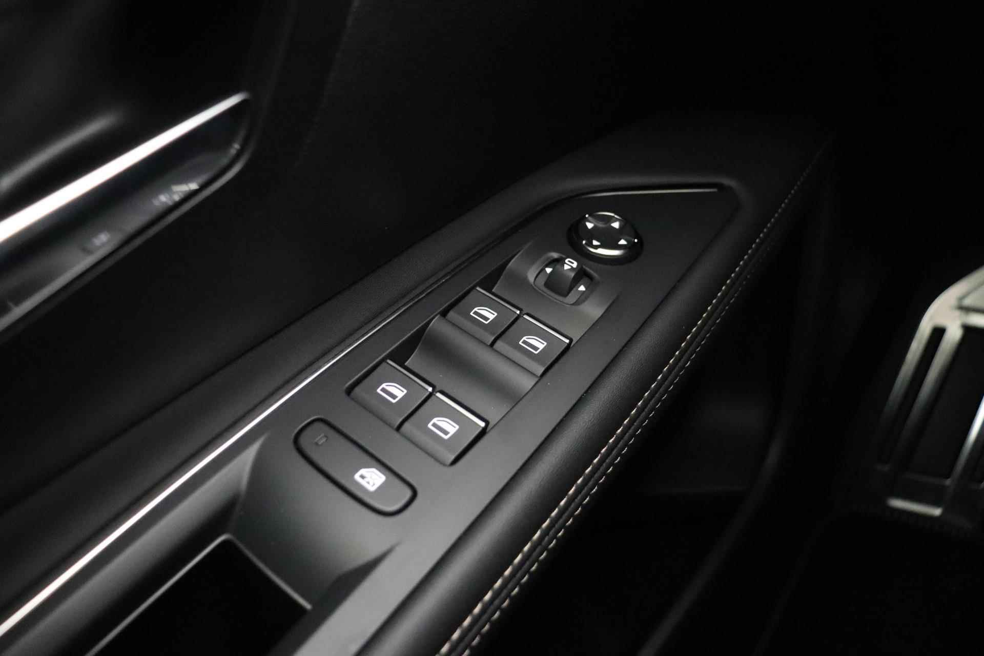 Peugeot 5008 1.2 PureTech GT | Automaat | Panoramadak | 7 persoons | Navigatie | Lichtmetalen velgen | Achteruitrijcamera | Parkeersensoren voor en achter | Cruise control - 21/40