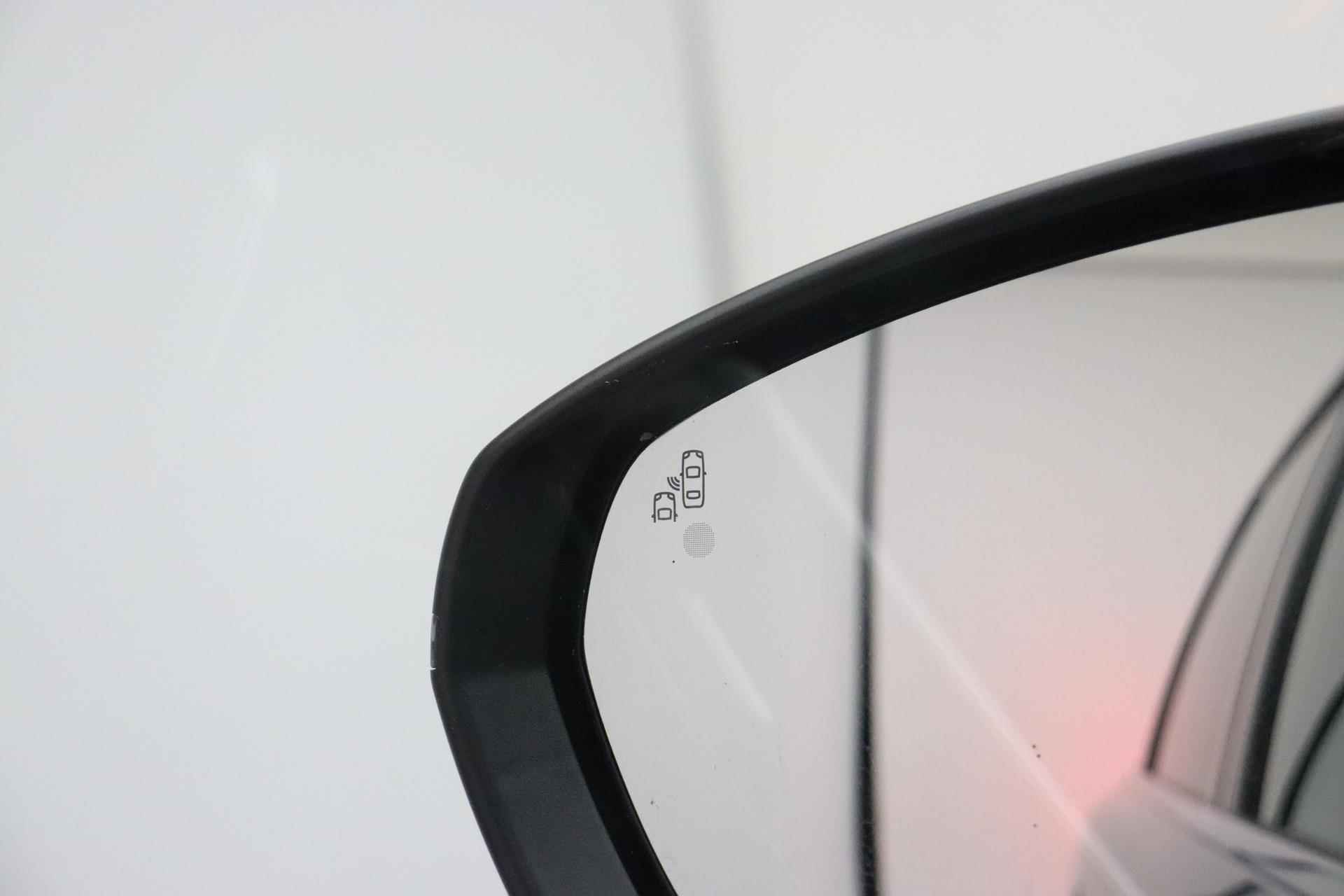 Peugeot 5008 1.2 PureTech GT | Automaat | Panoramadak | 7 persoons | Navigatie | Lichtmetalen velgen | Achteruitrijcamera | Parkeersensoren voor en achter | Cruise control - 22/40