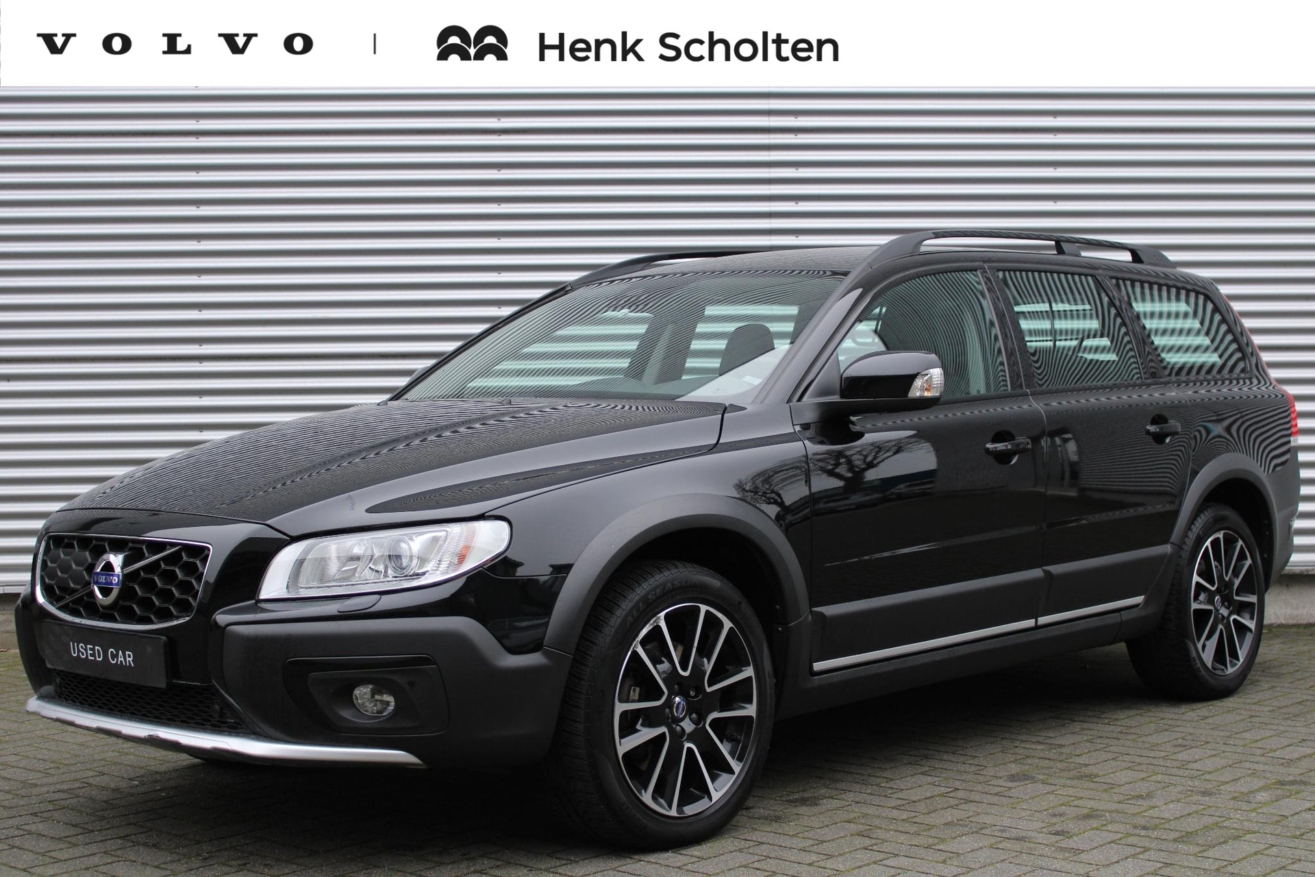 Volvo XC70 2.4 D4 Polar+ 5-Cilinder Diesel, Elektrisch Verstelbare Bestuurdersstoel Met Geheugen, Adaptieve Cruise Control, Driver Alert, Lederen Bekleding, Elektrische Achterklep, Trekhaak, Bi-Xenon Verlichting Met Bochtverlichting en Actief Grootlicht, Verwarmbare Voorruit, Stoelverwarming, 18" Lichtmetalen Velgen, Parkeersensoren Voor & Achter, High Performance Audio