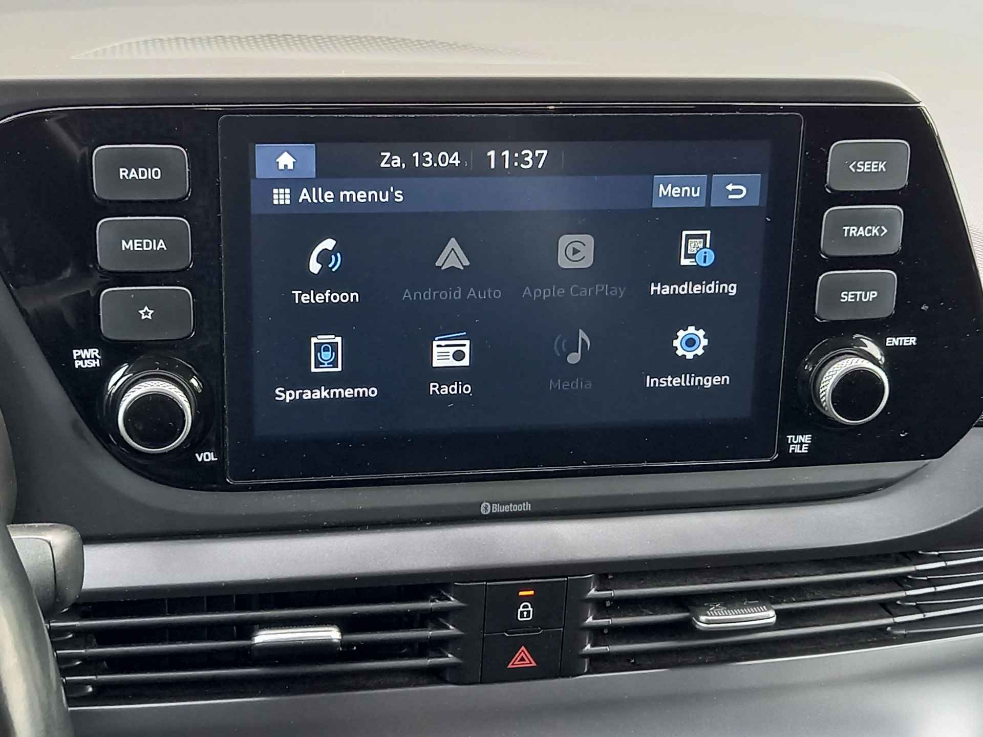 Hyundai i20 1.0 T-GDI Comfort met o.a. Apple/Android Navigatie, Stoel en stuur verwarming, Climate Control - 16/36