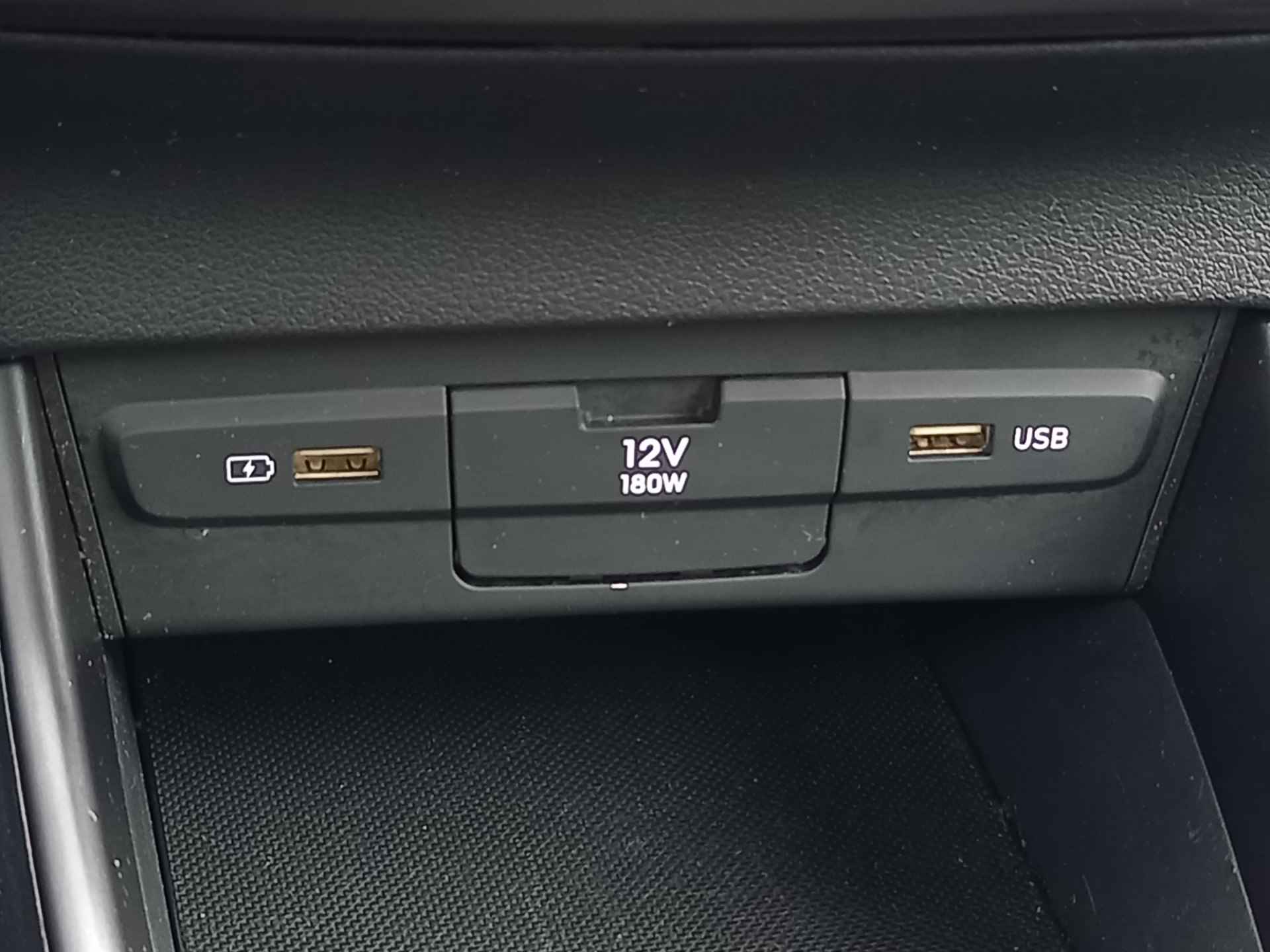 Hyundai i20 1.0 T-GDI Comfort met o.a. Apple/Android Navigatie, Stoel en stuur verwarming, Climate Control - 24/36