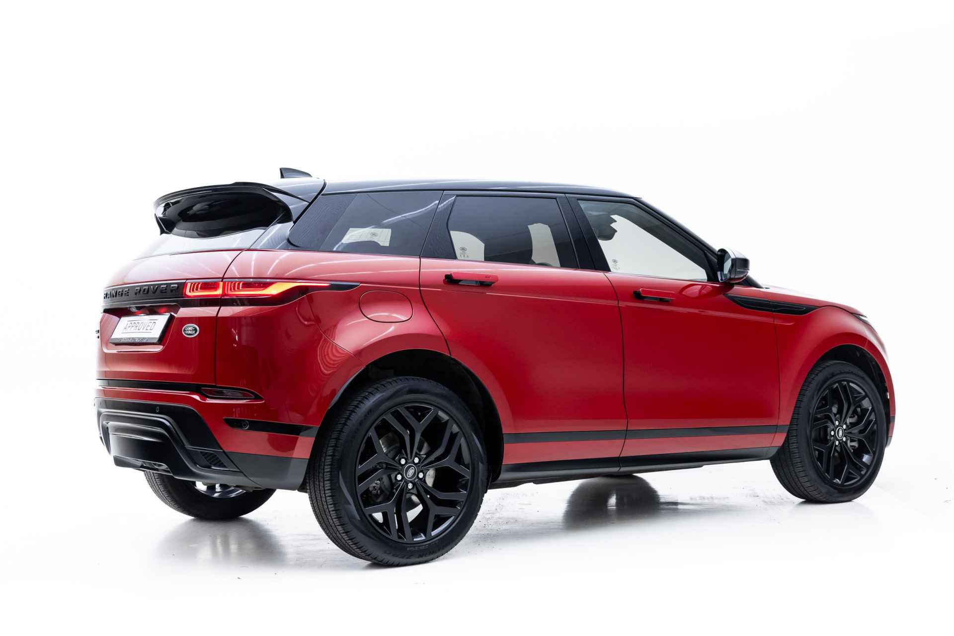 Land Rover Range Rover Evoque P300e R-Dynamic SE AWD | Cold Climate | 20 Inch | El. Trekhaak | Black Ext Pack | Meridian Audio | Drive Pack - 4/34