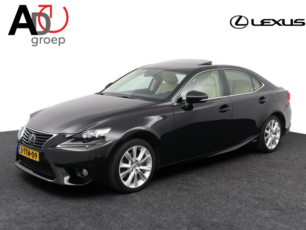 Lexus IS 300h Luxury Line | Navigatie | Schuifkanteldak | Lederen bekleding | Stuur en stoelverwarming |