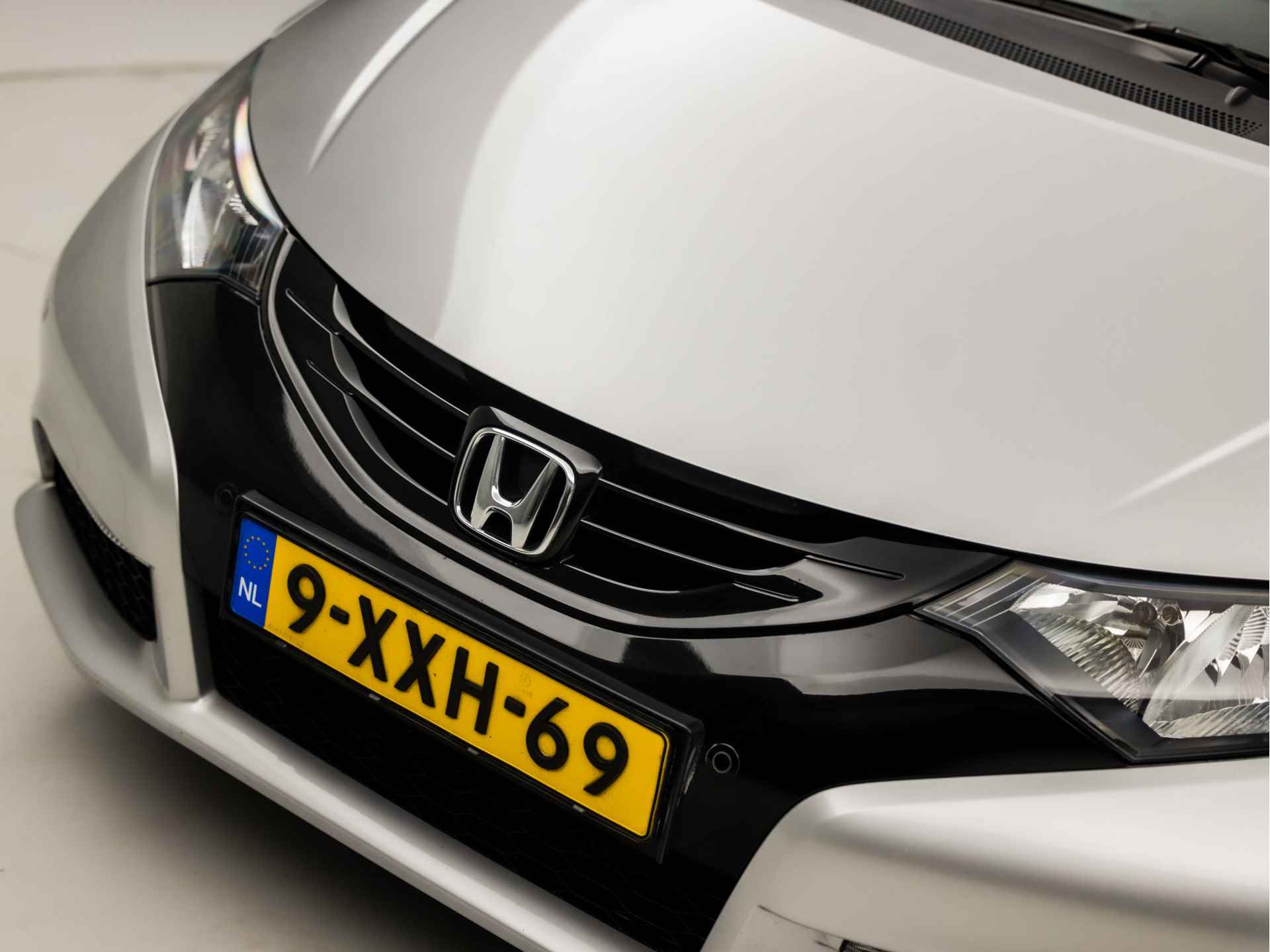 Honda Civic Tourer 1.6D Comfort (NAVIGATIE, BLUETOOTH, CRUISE, CLIMATE, ELEK PAKKET, ARMSTEUN, SPORTSTOELEN, LM VELGEN, PARKEERSENSOR, TREKHAAK, NIEUWE APK, NIEUWSTAAT) - 31/35