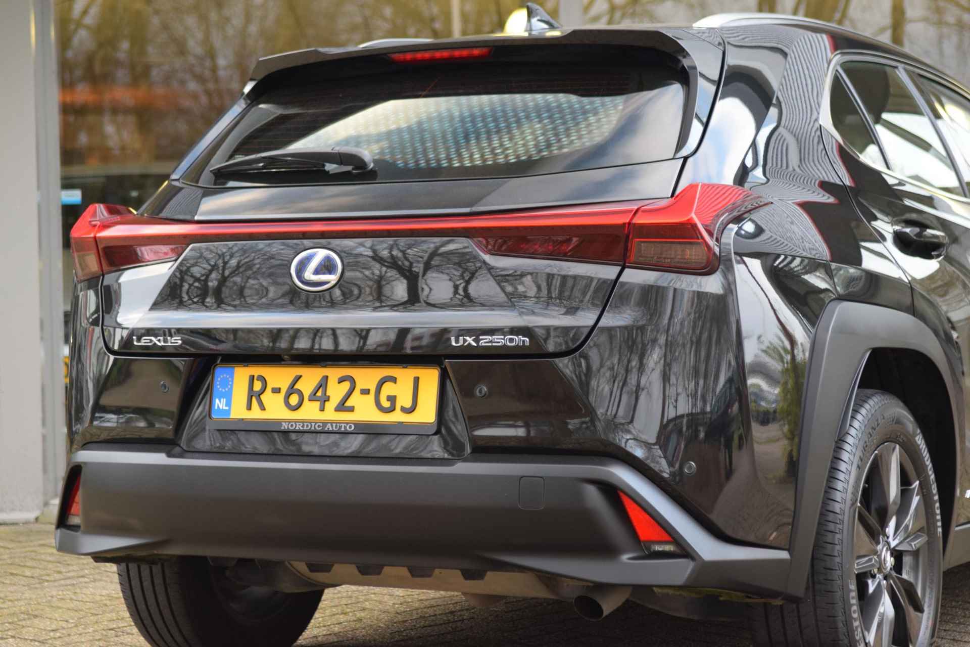 Lexus UX 250h Business Line met Leer/Stoelvw/Nav/Cam - 25/49