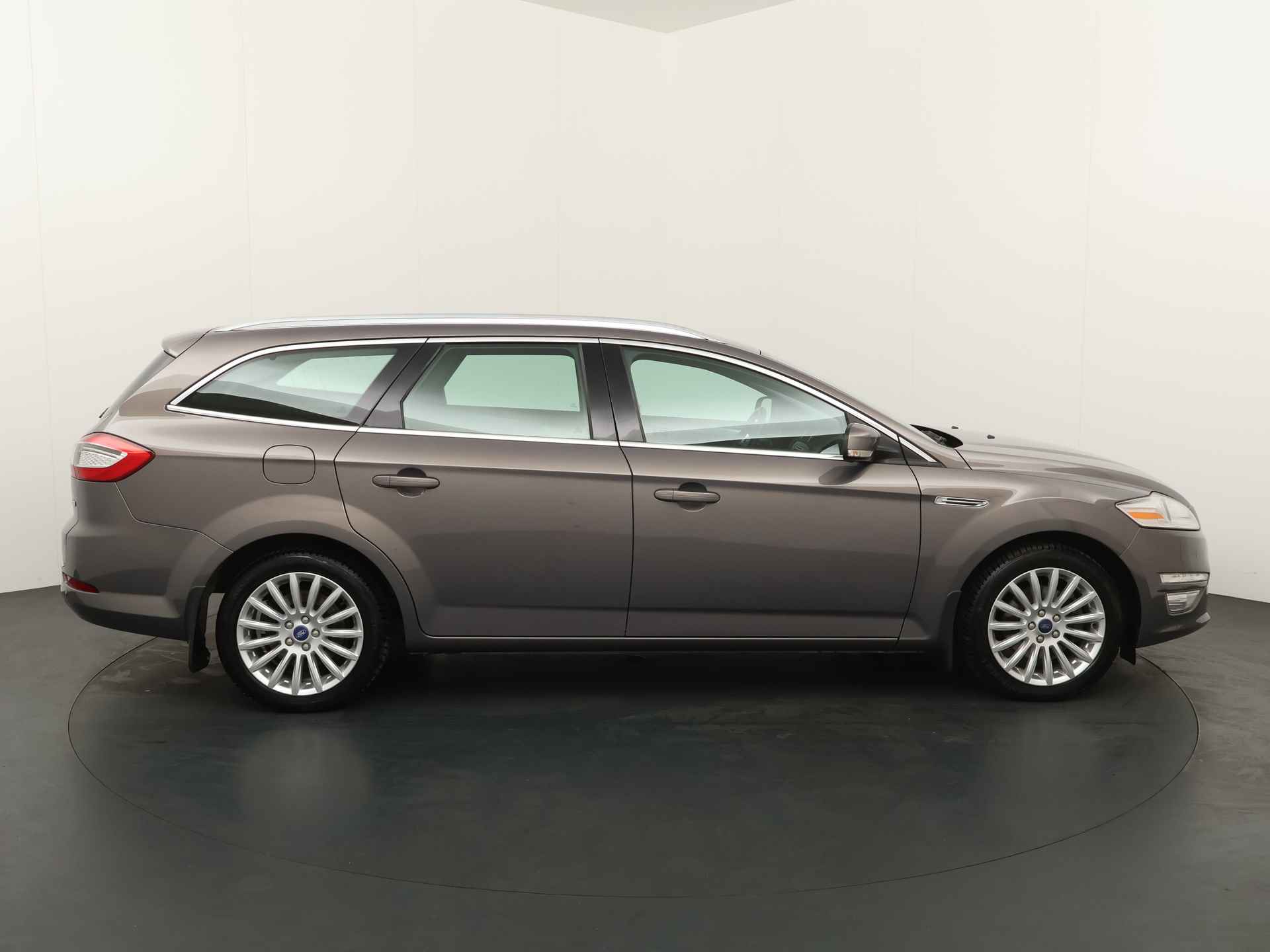 Ford Mondeo Wagon 1.6 EcoBoost 160 pk Titanium | Trekhaak 1600 KG | All Seasonbanden | Voorruitverwarming | - 6/20