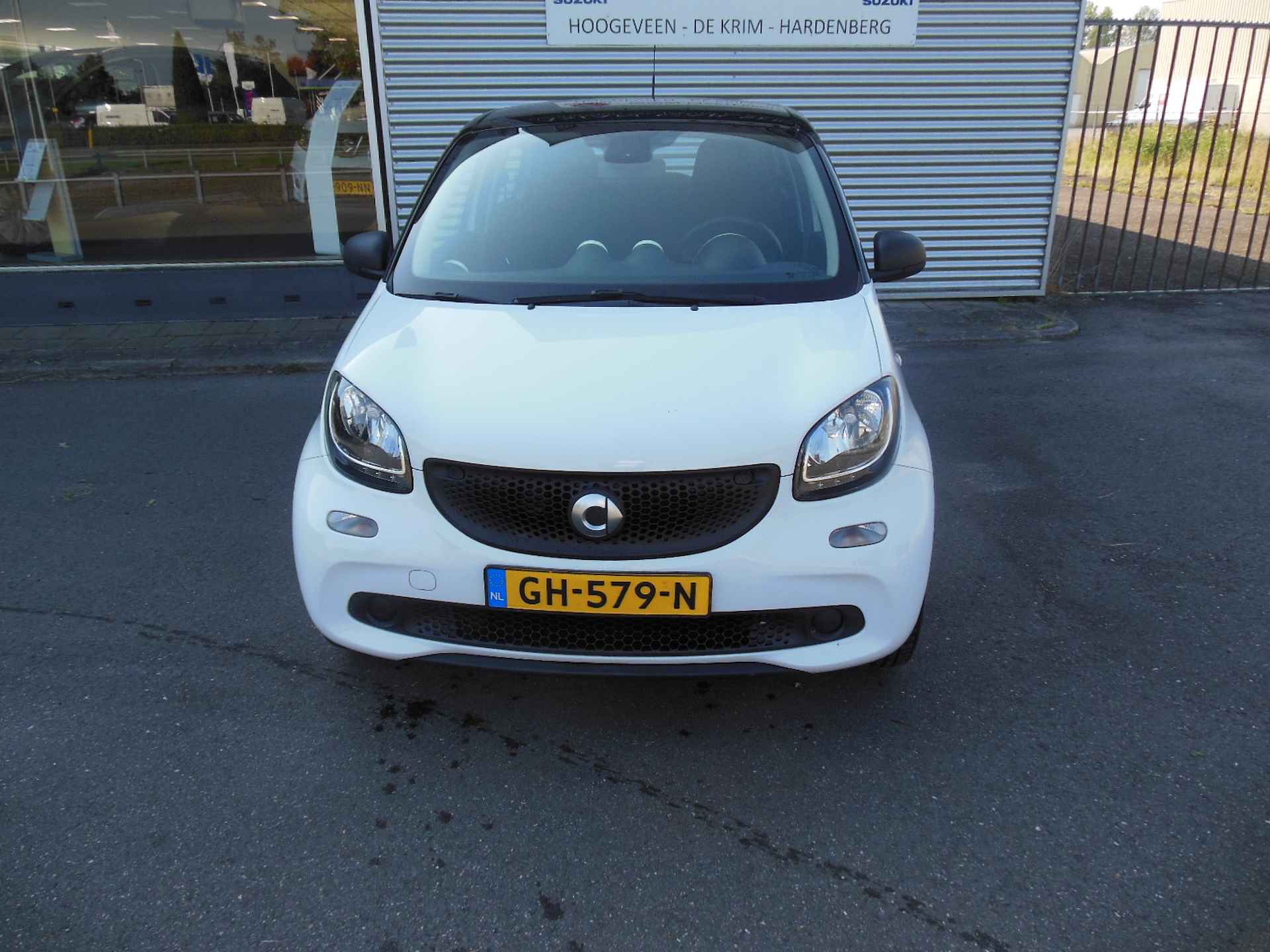 Smart Forfour 1.0 Essential Edition Staat in Hoogeveen - 8/19