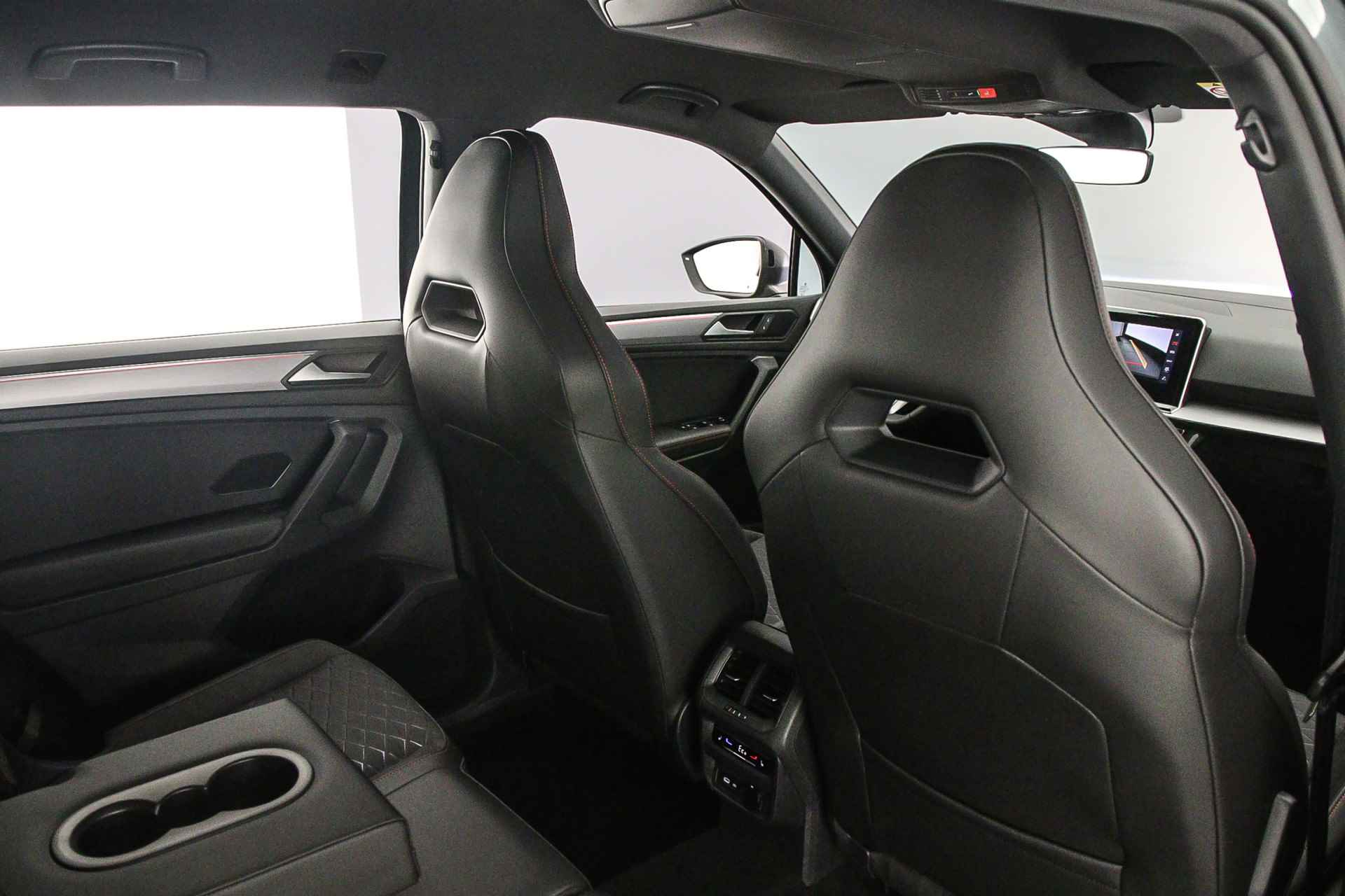 SEAT Tarraco FR 1.4 TSI e-Hybrid 245pk DSG Automaat Trekhaak, Achteruitrijcamera, Elektrische achterklep, Adaptive cruise control, Navigatie, Stuurwiel verwarmd, Parkeersensoren, LED verlichting, Stoelverwarming - 46/50