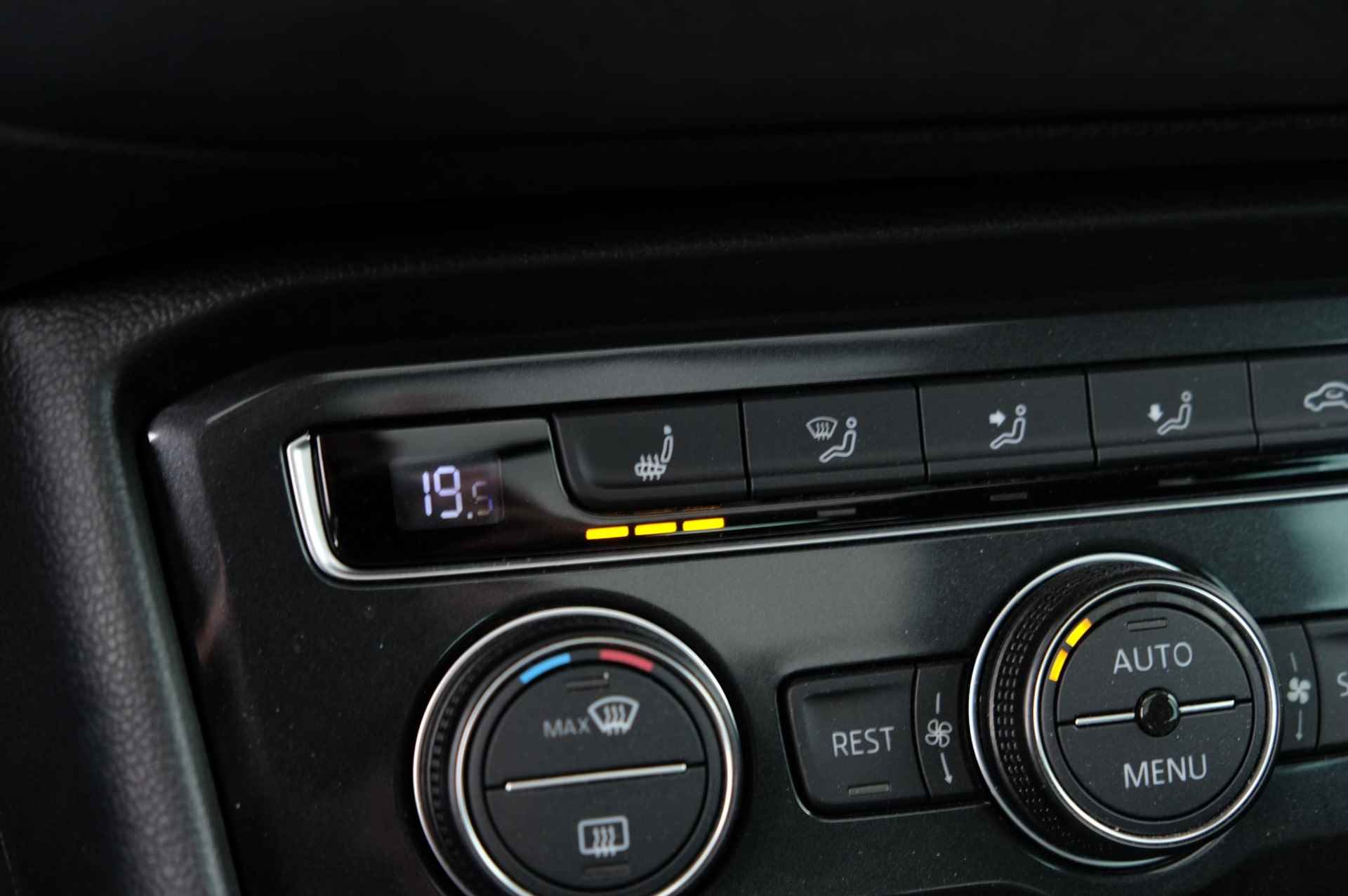 Volkswagen Tiguan 1.4 TSI 4Motion Highline | R-Line | Automaat | Trekhaak | Stoelverwarming | Panorama | Adapt.Cruise | - 21/33