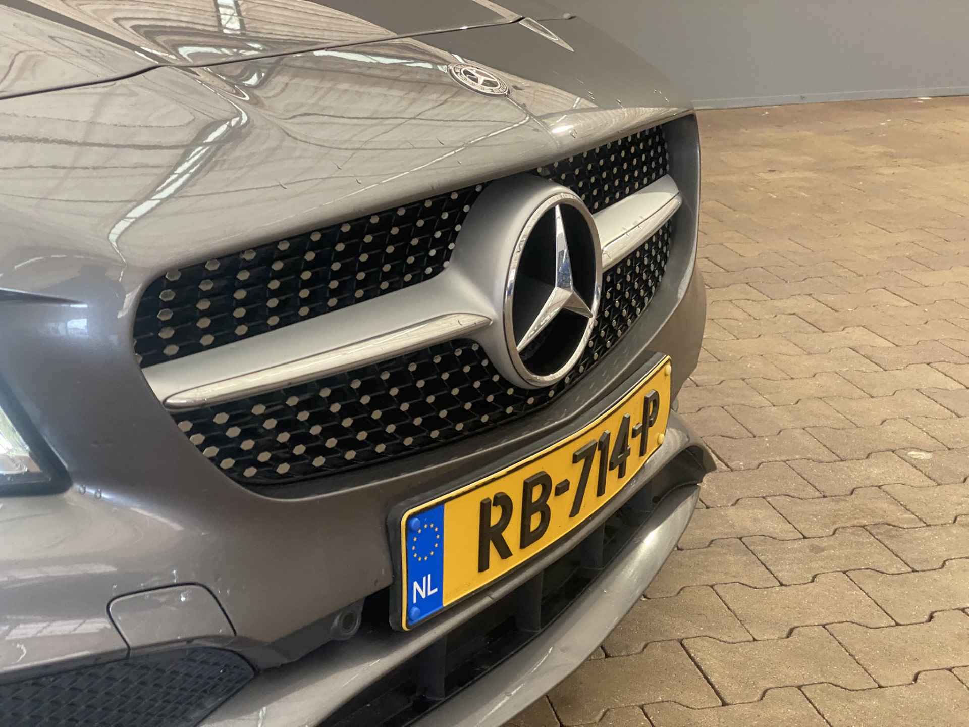 Mercedes-Benz CLA-Klasse Shooting Brake 180 Business Solution AMG Line | Automaat | Stoelverwarming | Parkeersensoren | AMG Styling | Leder/Alcantara | Navigatie | Bluetooth | 18" Lichtmetaal - 45/46