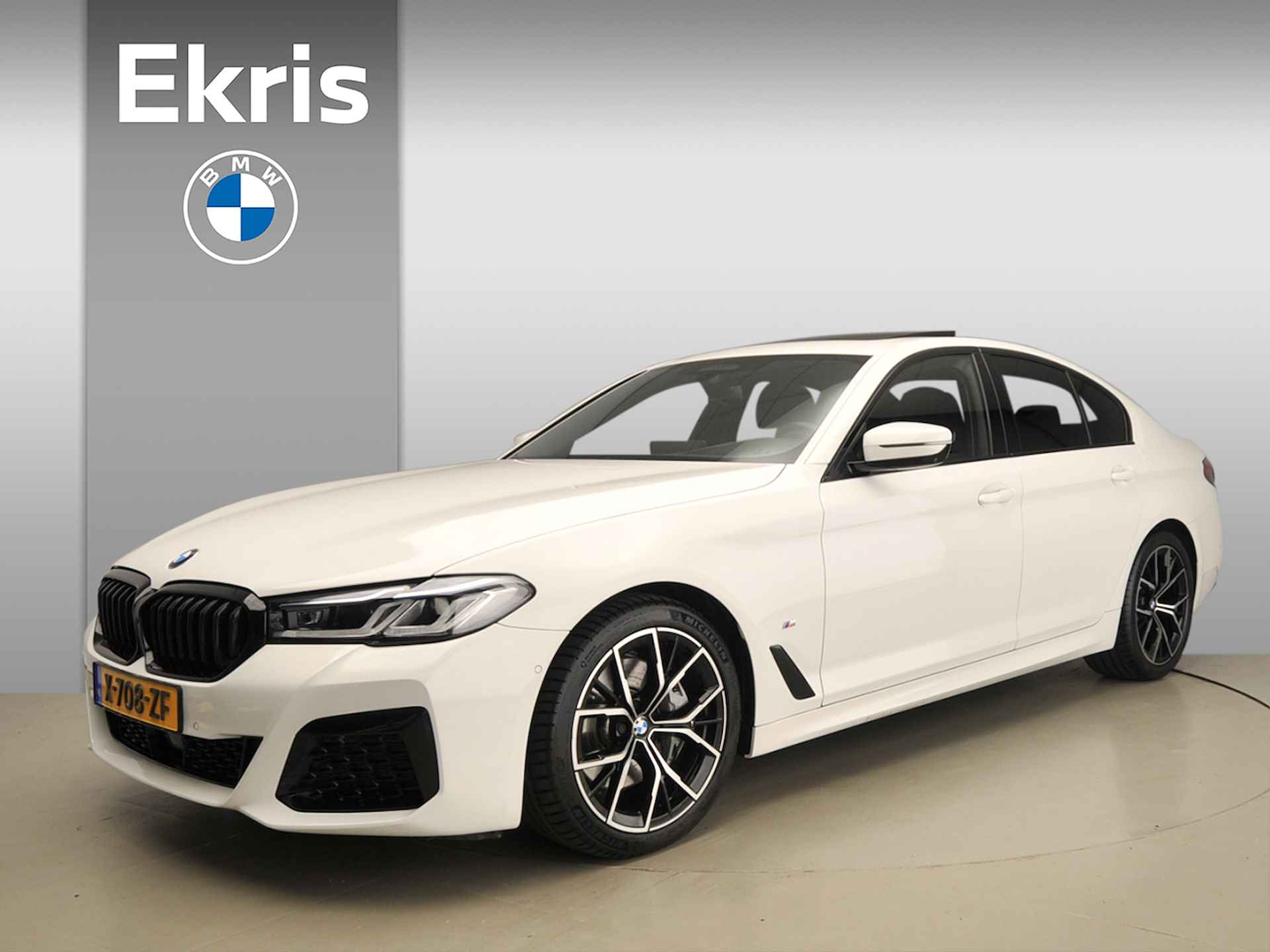 BMW 5 Serie Sedan 540i M-Sportpakket / Laserlicht / Leder / HUD / Trekhaak / Schuifdak / Keyles go / DAB / Hifi speakers / Alu 19 inch - 1/42