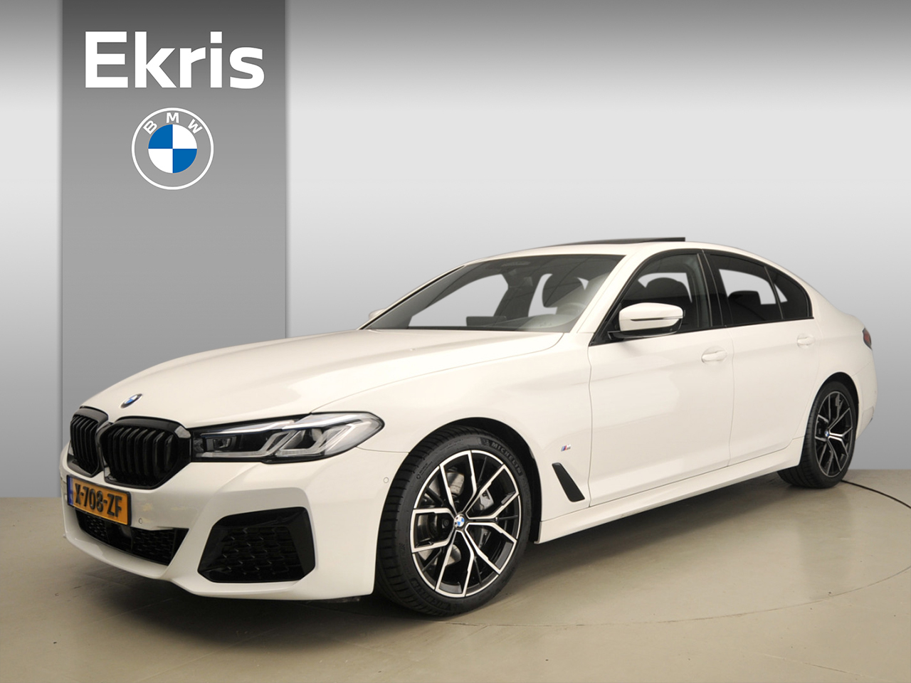 BMW 5 Serie Sedan 540i M-Sportpakket / Laserlicht / Leder / HUD / Trekhaak / Schuifdak / Keyles go / DAB / Hifi speakers / Alu 19 inch