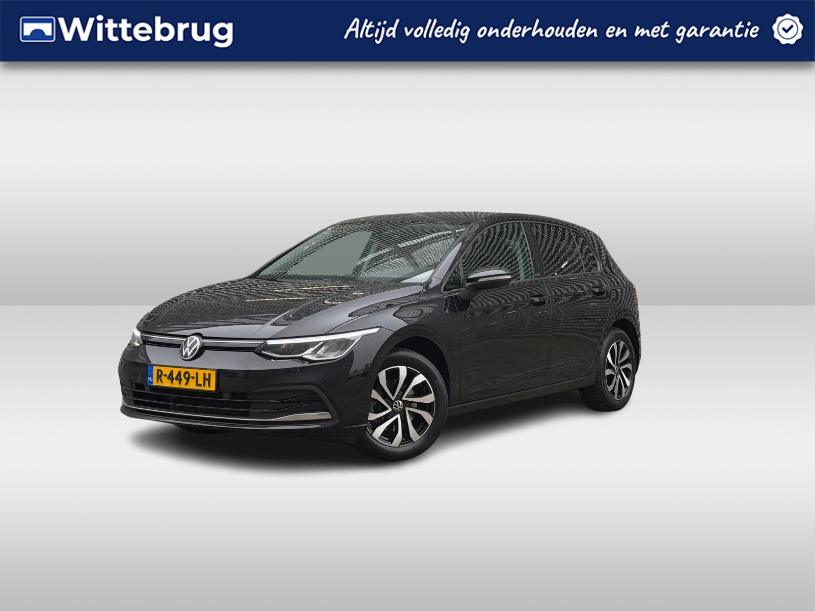 Volkswagen Golf 1.0 eTSI Life Business / Keyless Entry-Start / Stoelverwarming / Digitale Cockpit / Parkeersensoren V+A / LED P4