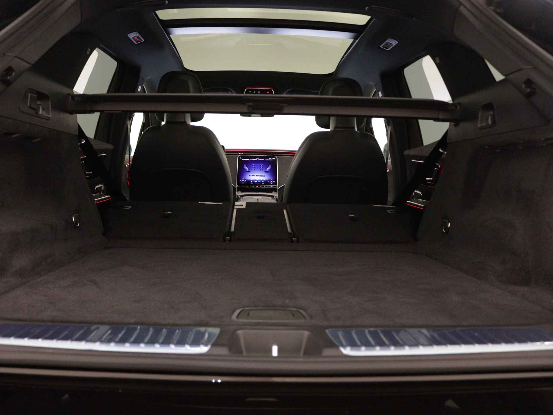 Mercedes-Benz EQE SUV 350 4Matic AMG Line 91 kWh | Achterasbesturing tot 10° | Nightpakket |  Panoramaschuifdak | KEYLESS GO-comfortpakket | USB-pakket plus | Akoestiek comfortpakket | Rij-assistentiepakket Plus | - 32/38