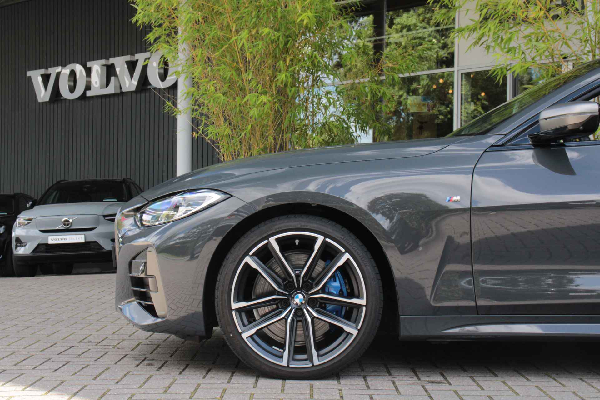 BMW 4 Serie Cabrio M440i xDrive High Executive 374pk | Trekhaak | 360° Camera | Stuur- en stoelverwarming/verkoeling | BLIS | Harman/Kardon - 32/33