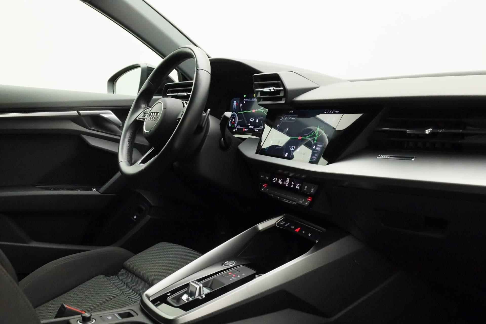 Audi A3 Sportback 40 TFSIe 204PK S-tronic Advanced edition | Keyless | Navi | Parkeersensoren | Stoelverwarming | 18 inch | Zwart optiek - 35/38