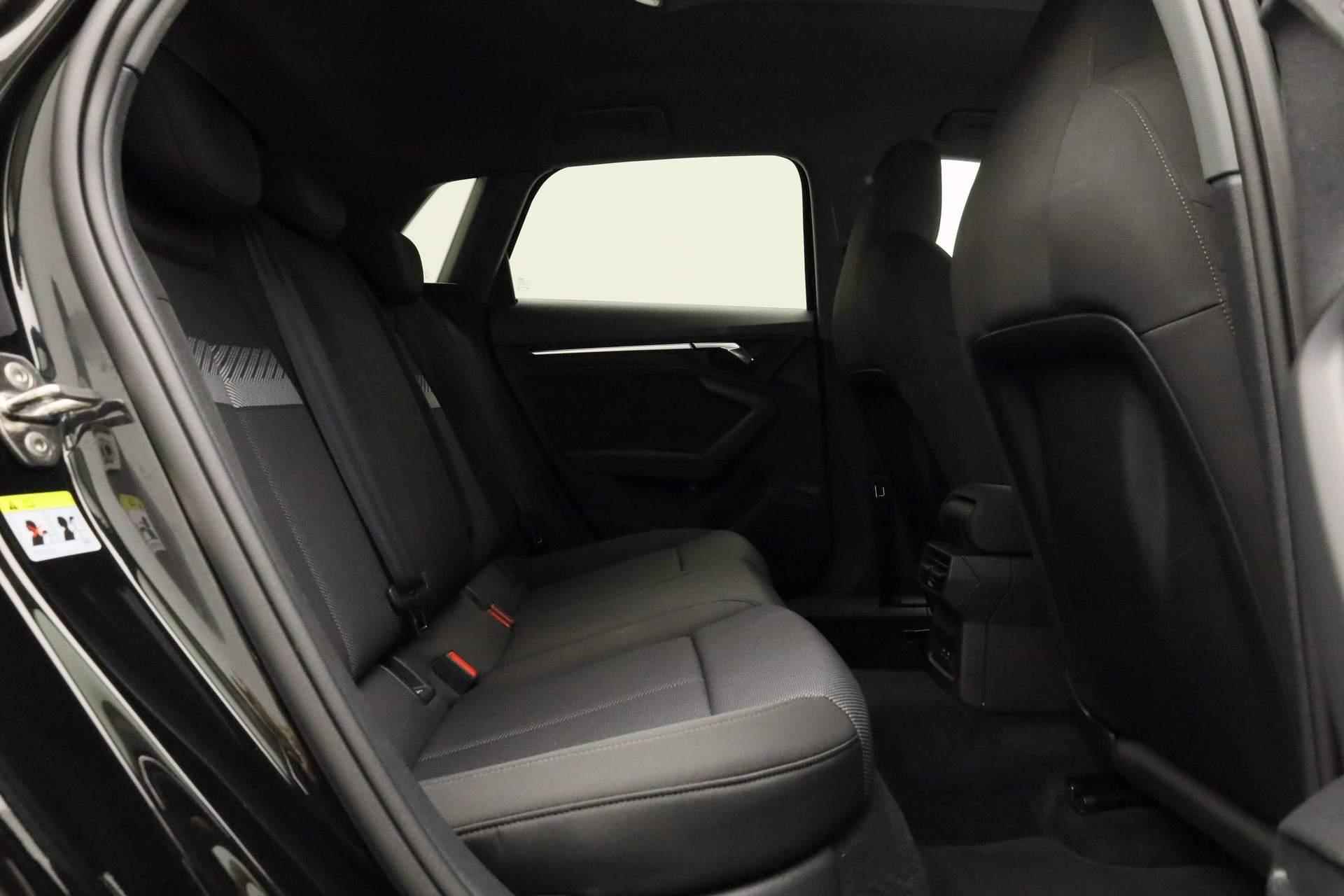 Audi A3 Sportback 40 TFSIe 204PK S-tronic Advanced edition | Keyless | Navi | Parkeersensoren | Stoelverwarming | 18 inch | Zwart optiek - 36/38
