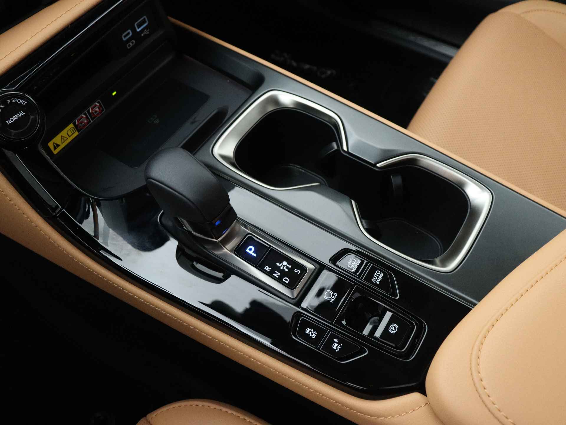 Lexus NX 450h+ AWD Luxury Line | 4x4 | Achteruitrijcamera | Climate Control | Parkeersensoren | - 13/48