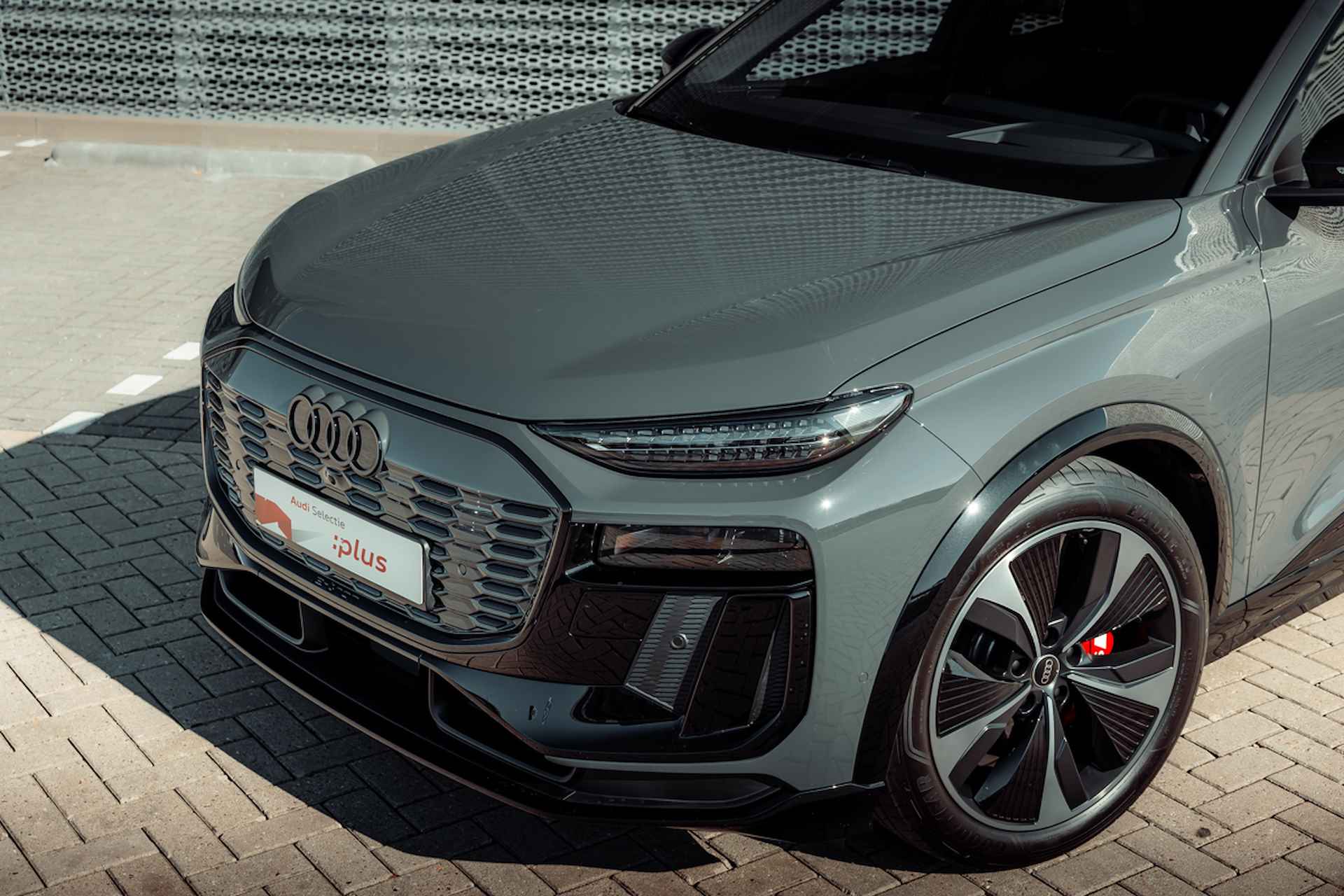 Audi Q6 e-tron S edition quattro 100 kWh | Luchtvering | Panoramadak | Tech Pro | Sportstoel Plus | Memory | B&O | Head Up | Driving & Parking pakket - 7/33