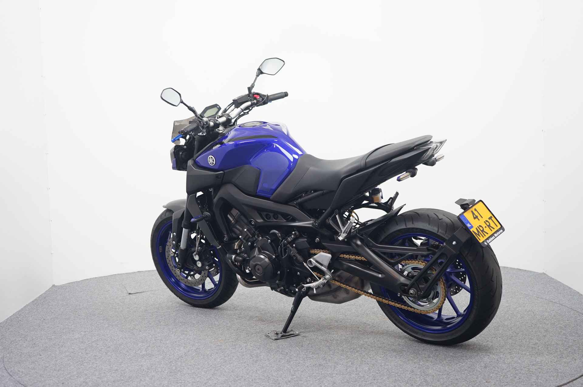 Yamaha MT-09 - 6/13