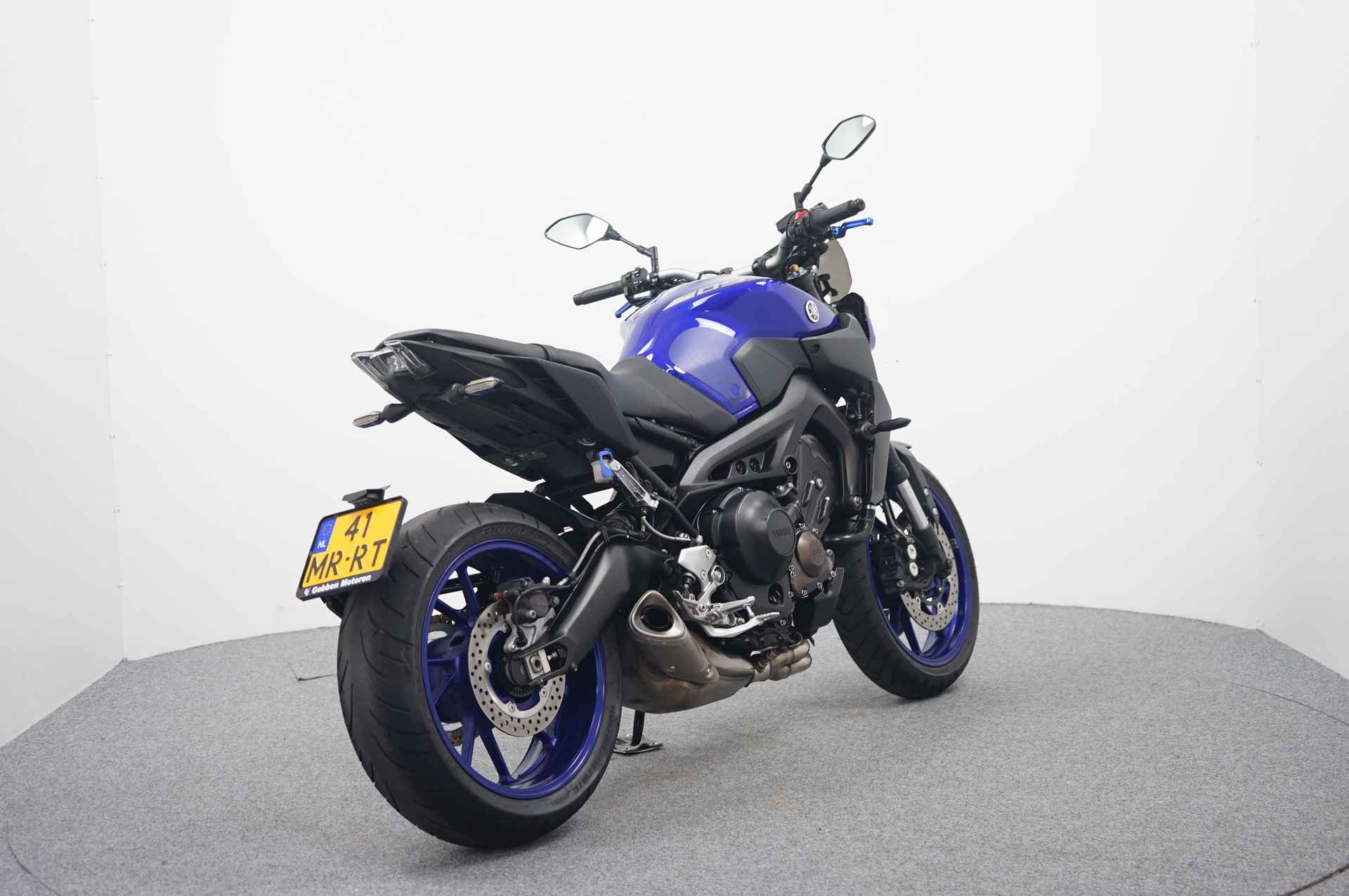 Yamaha MT-09 - 8/13