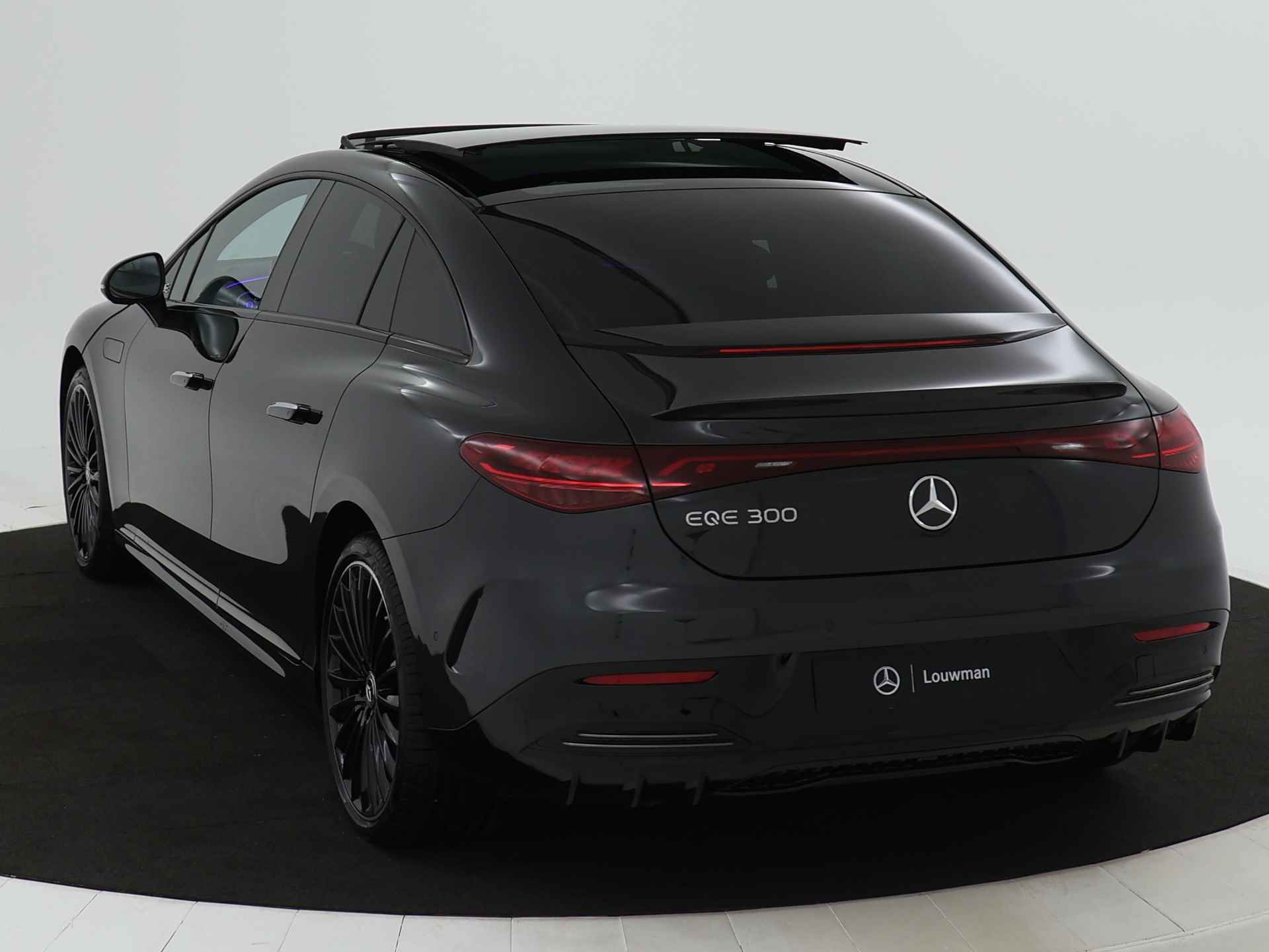 Mercedes-Benz EQE 300 Sport Edition 90 kWh | Nightpakket | Rijassistentiepakket | Parkeerpakket met achteruitrijcamera | KEYLESS GO-pakket | GUARD 360 ° Vehicle protection | Business Plus Pack | Winter pakket | Dodehoekassistent | - 13/37