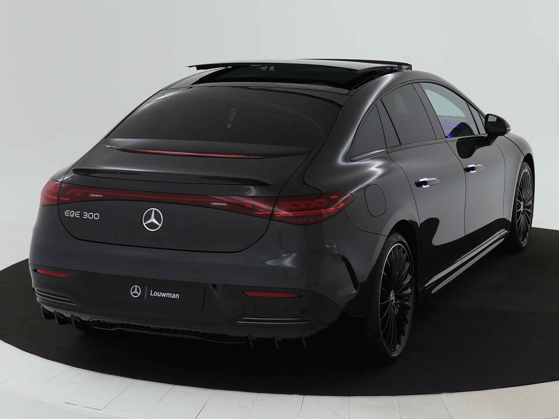 Mercedes-Benz EQE 300 Sport Edition 90 kWh | Nightpakket | Rijassistentiepakket | Parkeerpakket met achteruitrijcamera | KEYLESS GO-pakket | GUARD 360 ° Vehicle protection | Business Plus Pack | Winter pakket | Dodehoekassistent | - 14/37