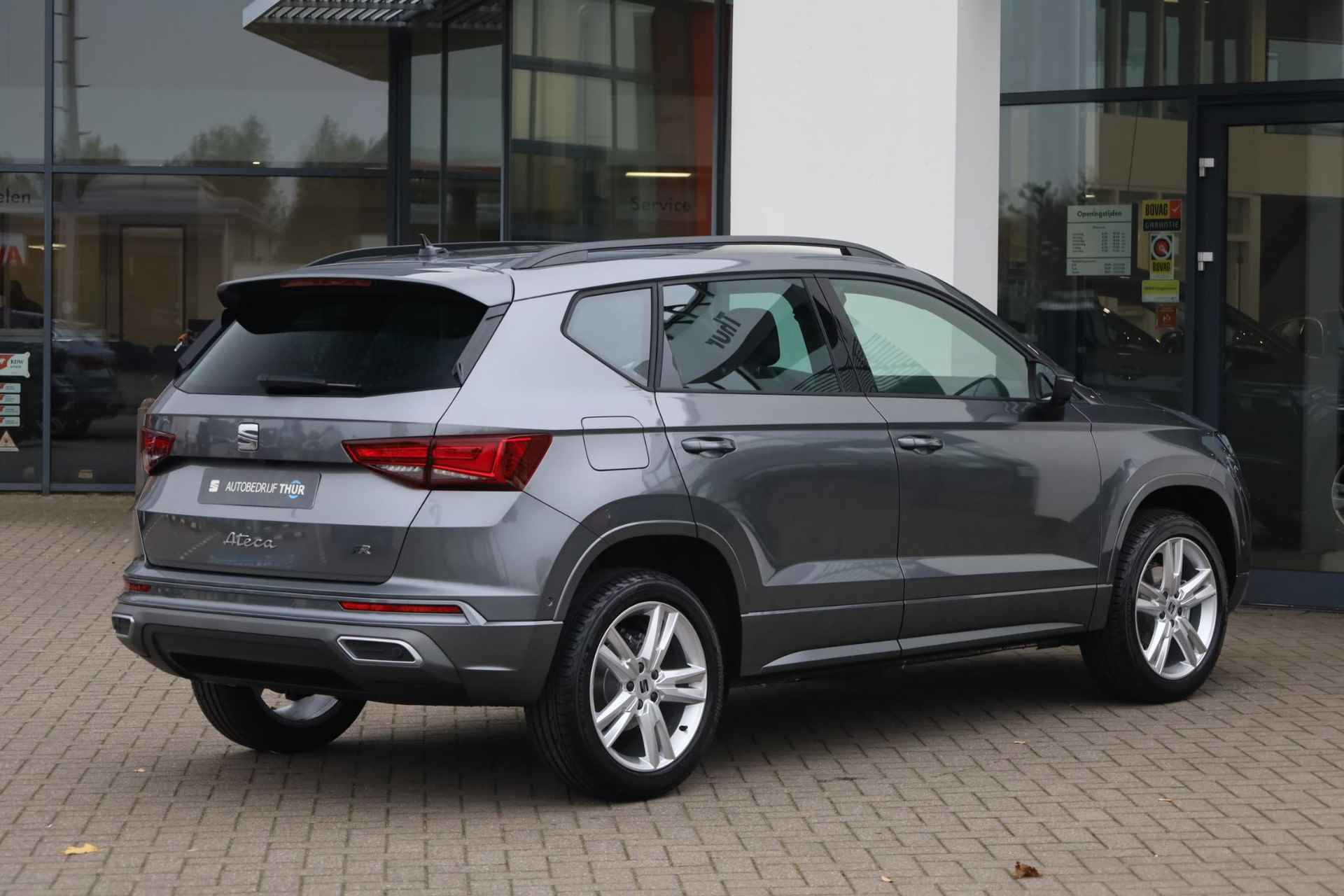 SEAT Ateca 1.5 TSI FR Business Intense 150PK / 110kW Achteruitrijcamera, full LED koplampen, verwarmbare voorstoelen + stuurwiel, Apple Carplay & Android Auto, Keyless Entry & Start, volledig digitaal instrumentenpaneel, automatische airconditioning, DAB+, 18'' LMV - 2/43