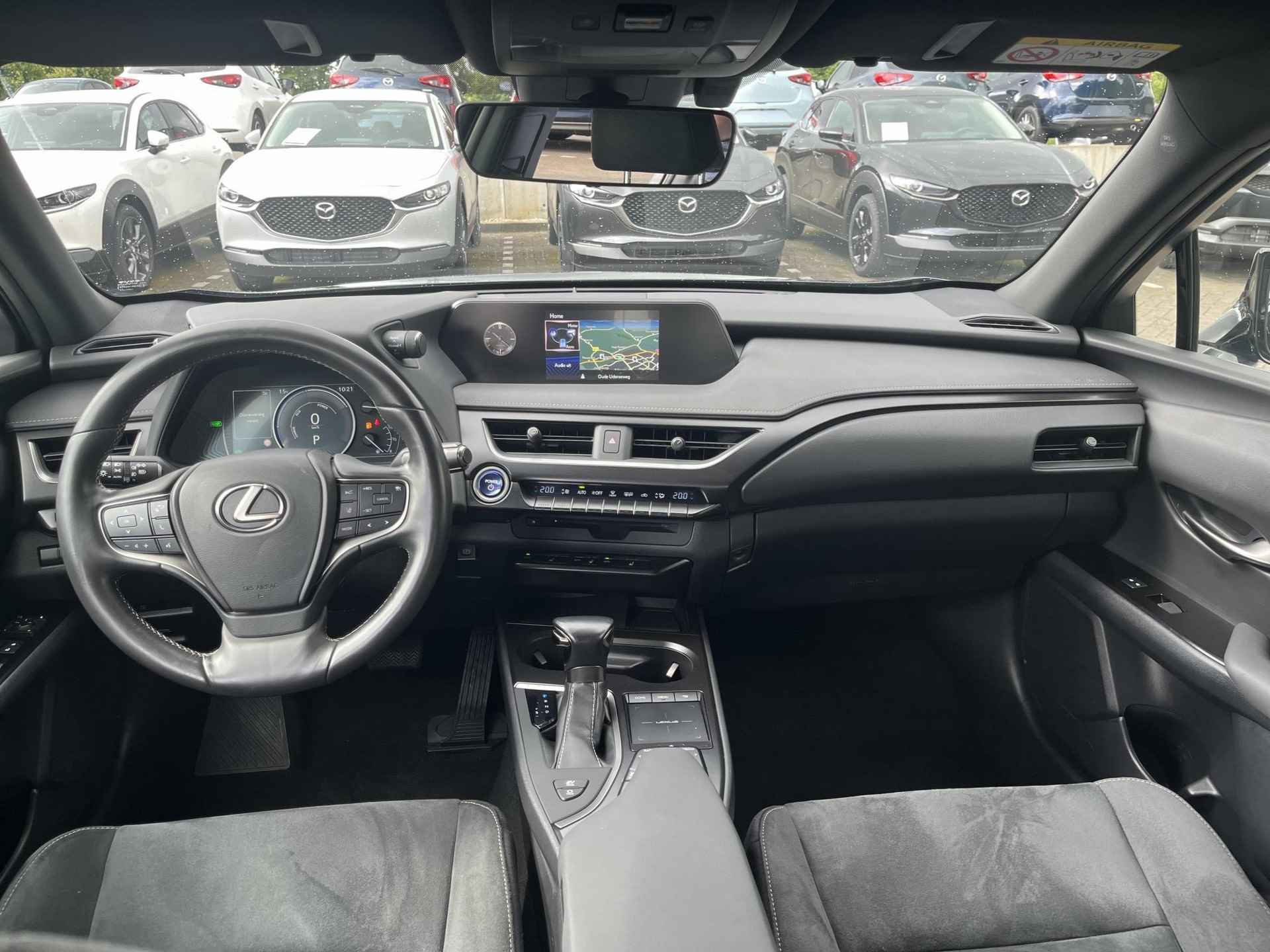 Lexus UX 250h Business Line | Navigatie | Apple CarPlay/Android auto | Achteruitrijcamera | Stuurverwarming | Stoelverwarming - 15/31