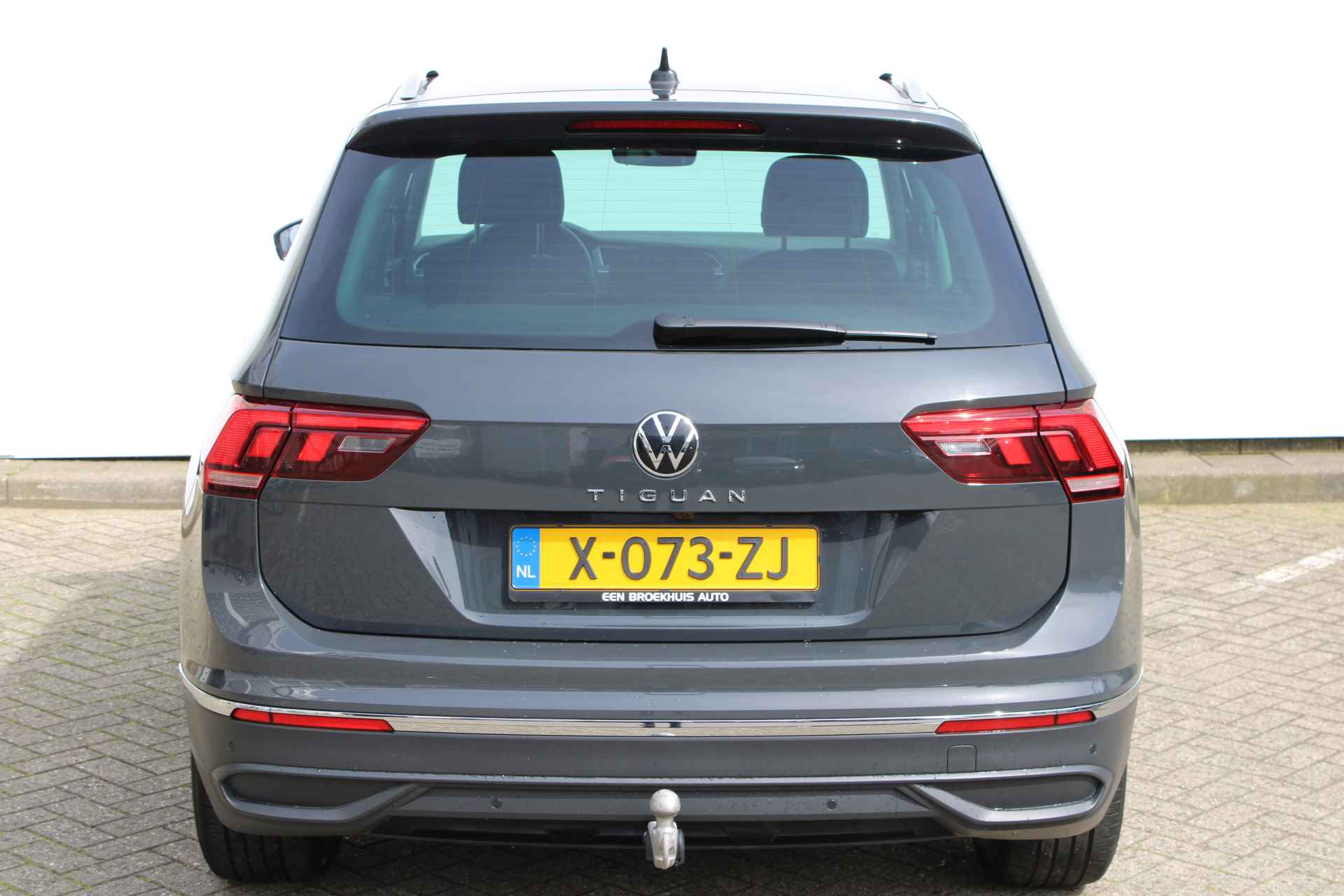 Volkswagen Tiguan 1.5 TSI Elegance | Camera | Alcantara | PDC v+a | Stoel & Stuur verwarming | Elek.Trekhaak - 6/48