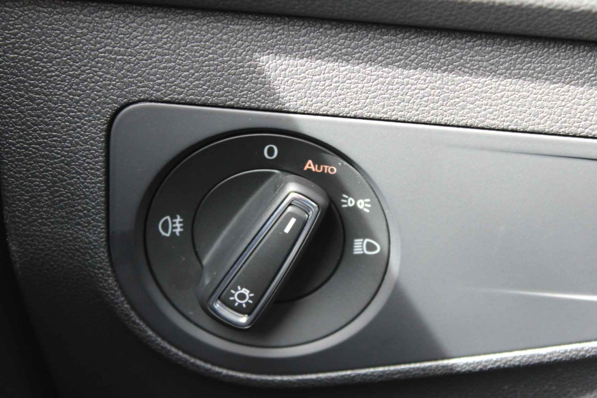 Volkswagen Tiguan 1.5 TSI Elegance | Camera | Alcantara | PDC v+a | Stoel & Stuur verwarming | Elek.Trekhaak - 16/48