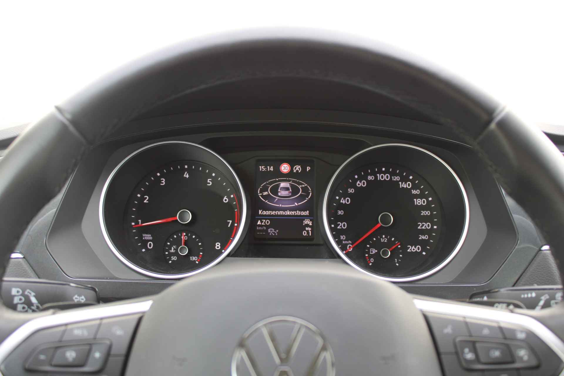 Volkswagen Tiguan 1.5 TSI Elegance | Camera | Alcantara | PDC v+a | Stoel & Stuur verwarming | Elek.Trekhaak - 18/48