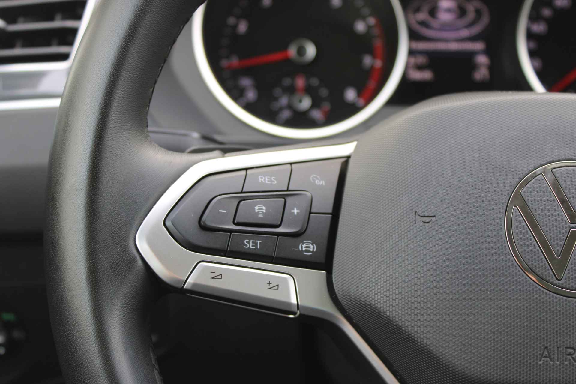 Volkswagen Tiguan 1.5 TSI Elegance | Camera | Alcantara | PDC v+a | Stoel & Stuur verwarming | Elek.Trekhaak - 20/48