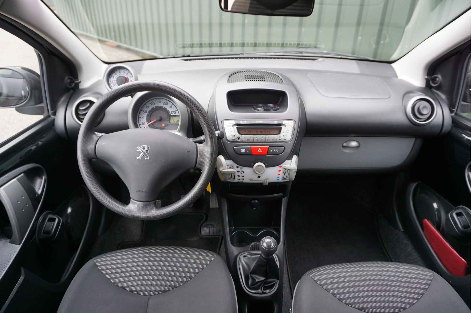 Peugeot 107 1.0i Active 5-drs + Airco/ LED/ Velgen/ Leuke auto/ Nieuwe APK! - 6/26