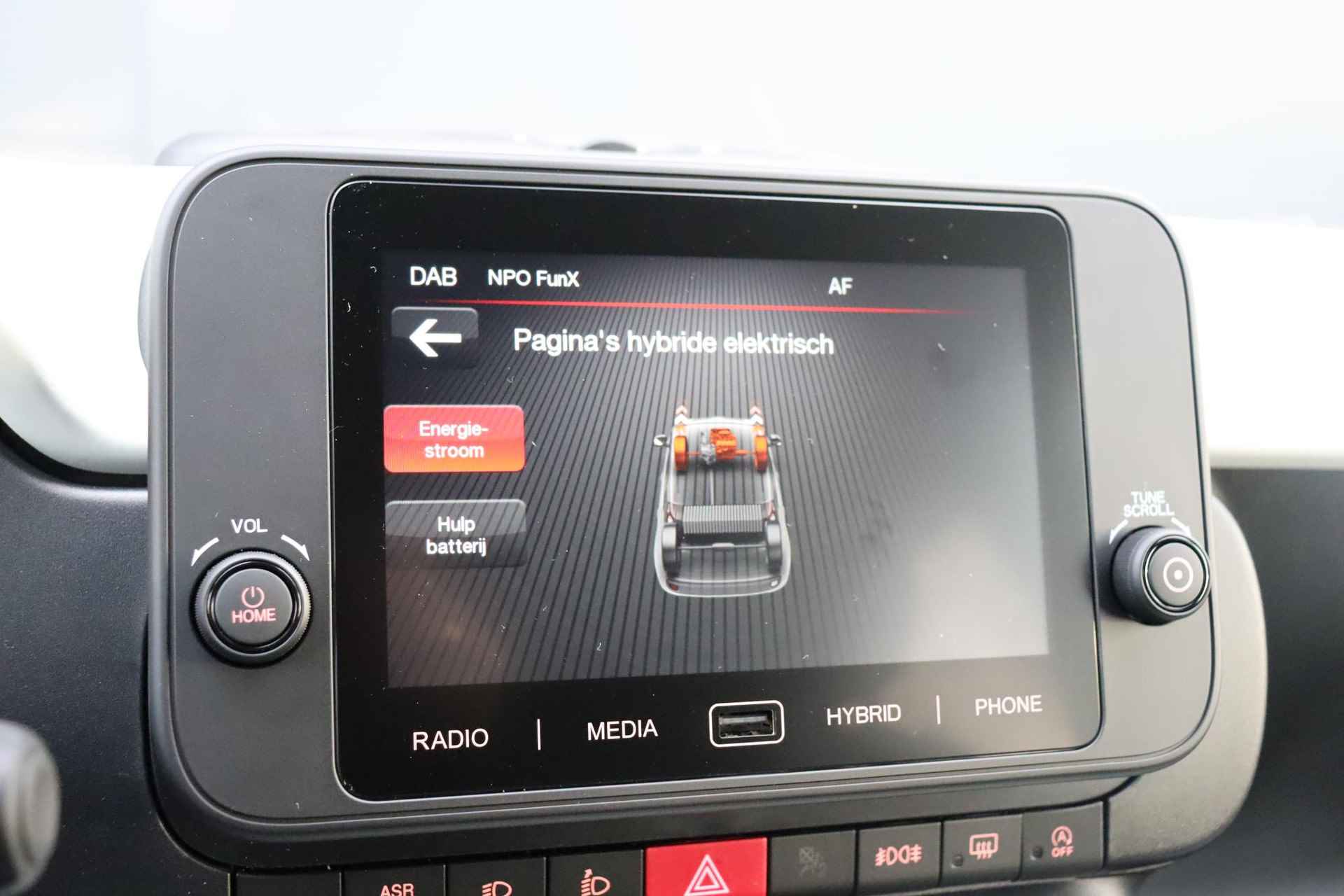 Fiat Panda 1.0 Hybrid Pandina / Carplay / PDC / Cruise control / - 19/30