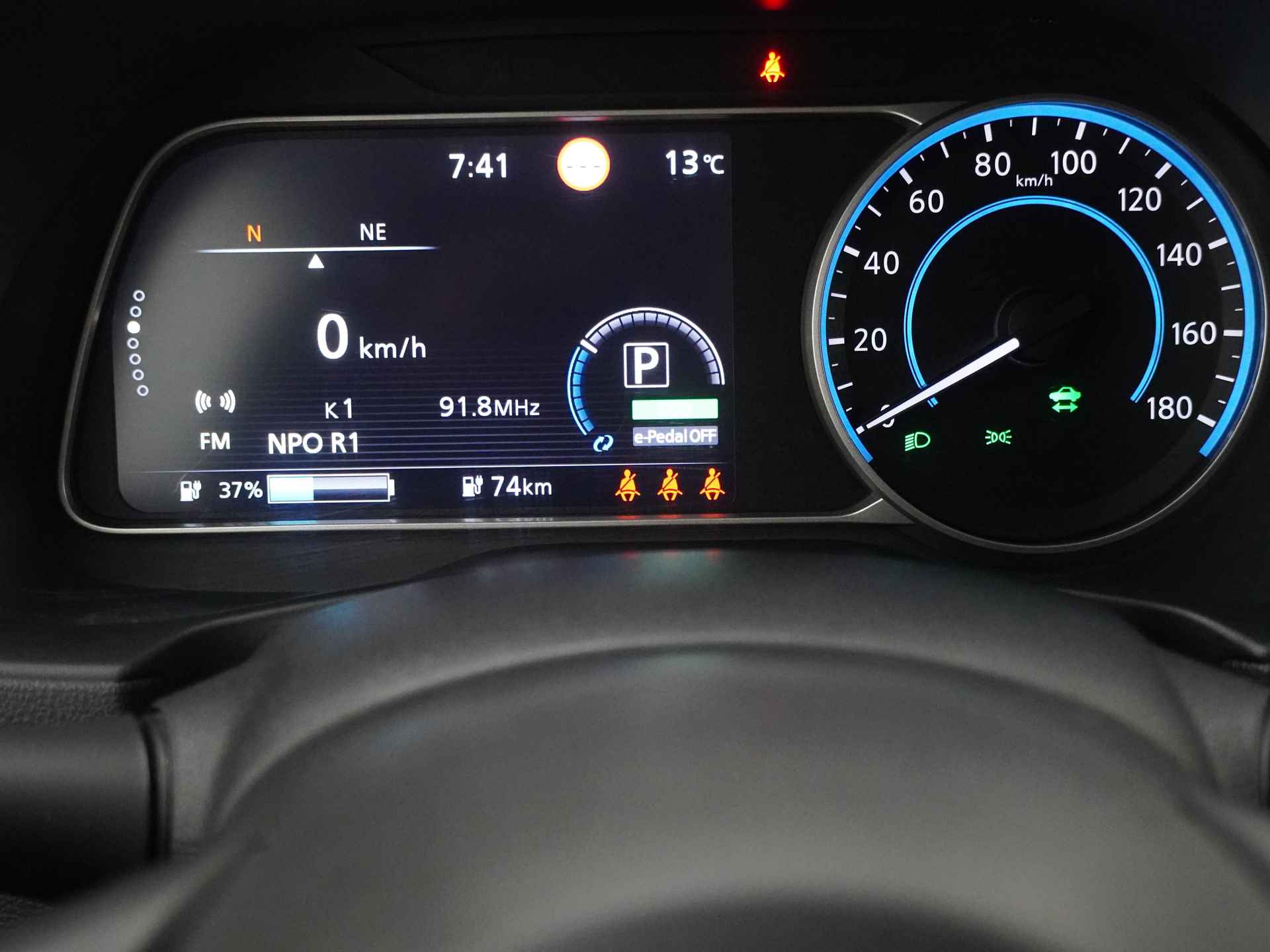 Nissan Leaf Tekna 40 kWh - Navigatie - Stoelverwarming - Bose Sound System - 1e eigenaar - € 2000,- subside mogelijk - 12 Maanden Bovag Garantie - 25/50