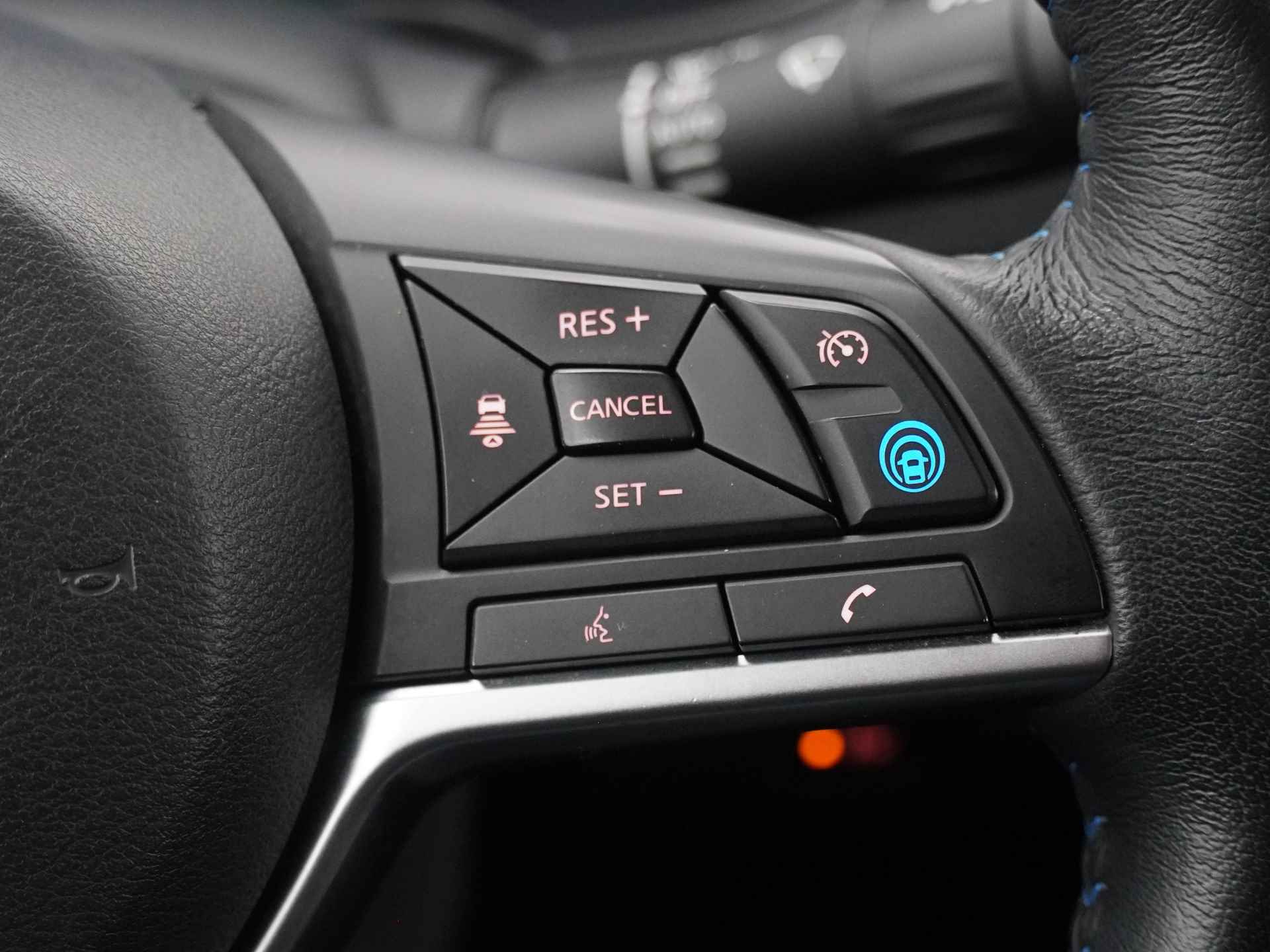 Nissan Leaf Tekna 40 kWh - Navigatie - Stoelverwarming - Bose Sound System - 1e eigenaar - € 2000,- subside mogelijk - 12 Maanden Bovag Garantie - 29/50