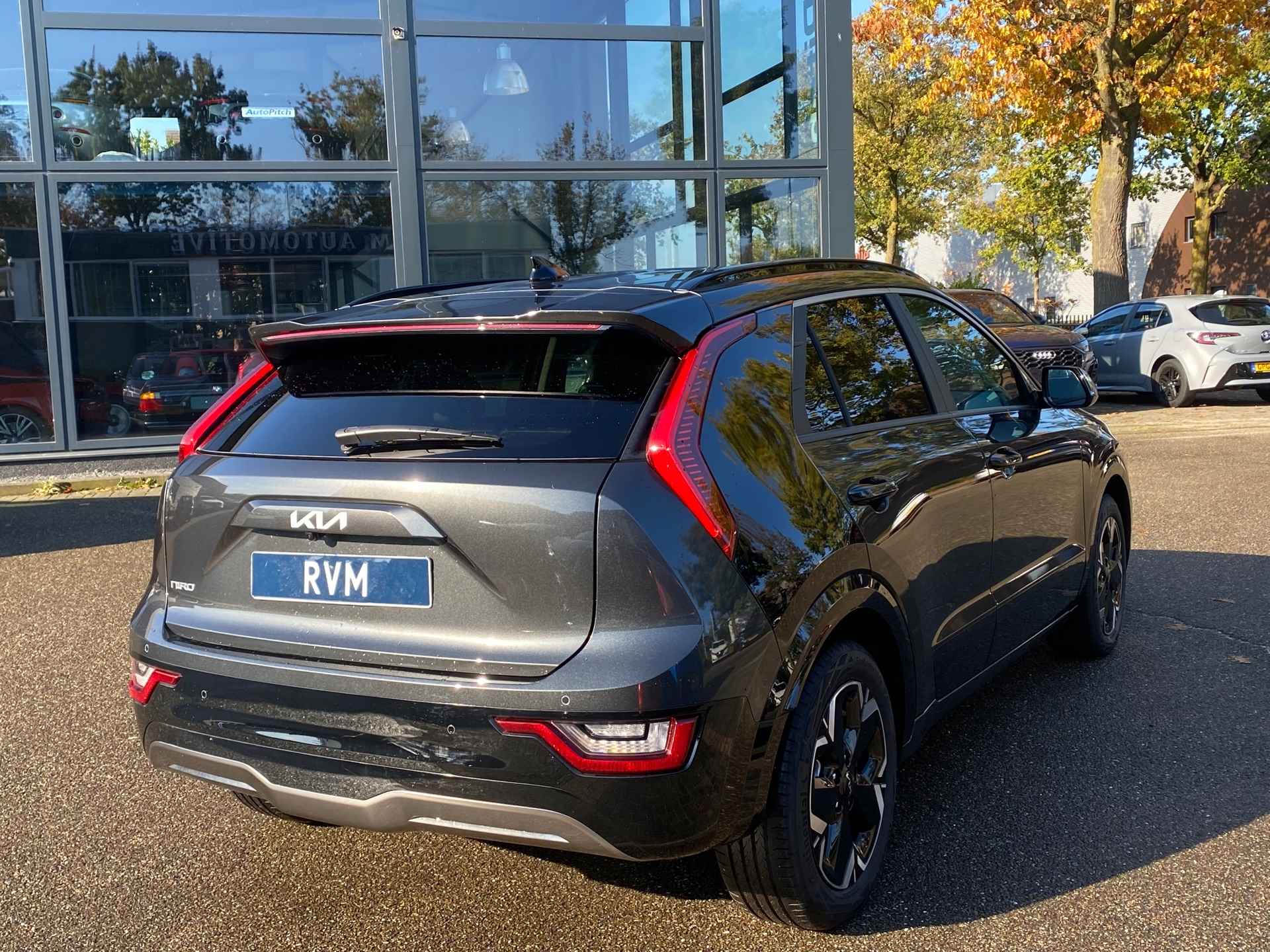 Kia Niro EV ExecutiveLine 64.8 kWh VAN: 42.900,- VOOR: 39.330,- EINDEJAARSVOORDEEL: 3.470,- | * 37.330 NA SUBSIDIE * | NIEUWE AUTO - 6/33