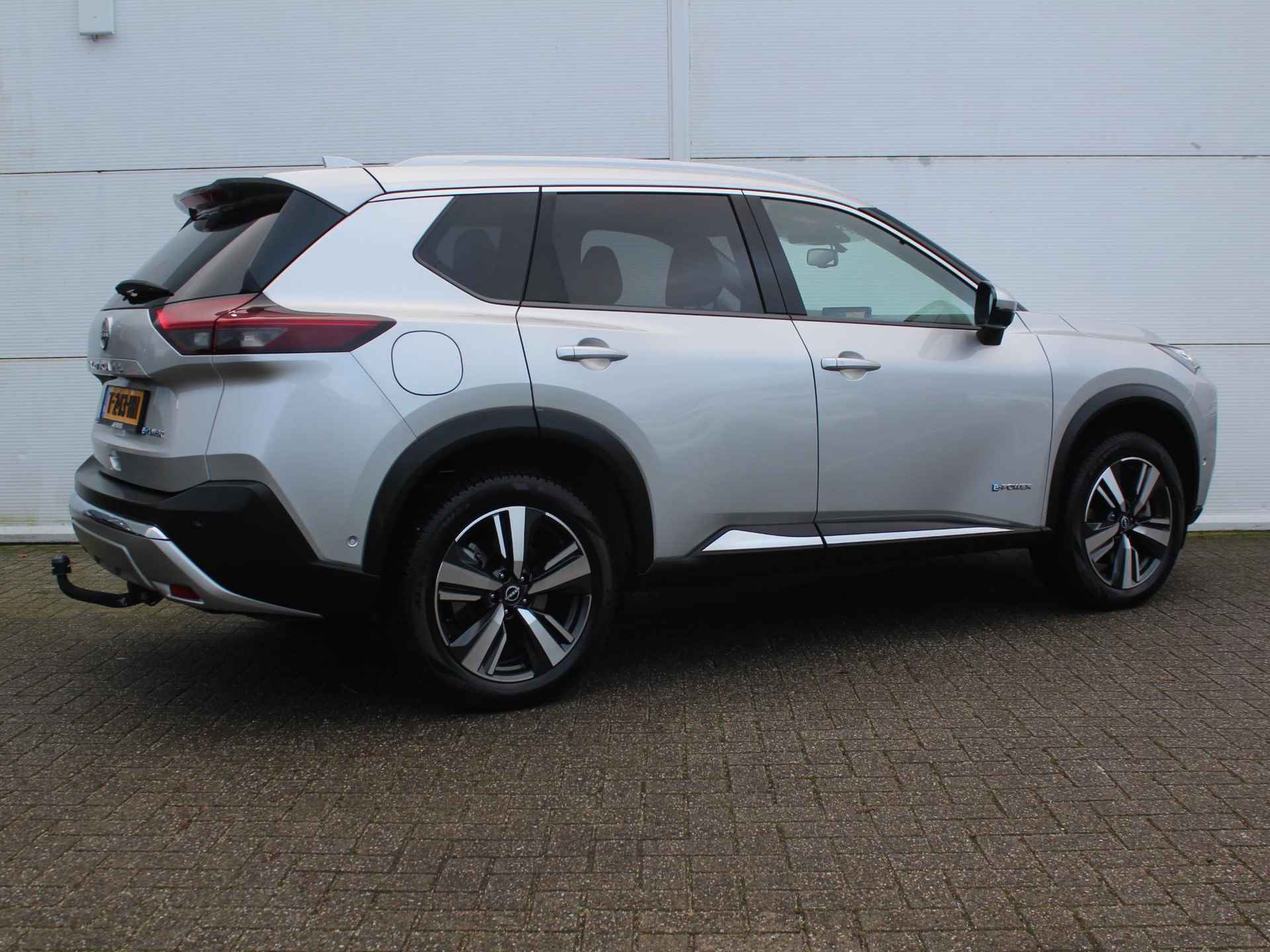 Nissan X-Trail 1.5 e-4orce Tekna 4WD 7p. / Trekhaak (1650 KG) / Cruise Control Adaptief / Navigatie + Apple Carplay/Android Auto / Lederen Bekleding / Stoel- + Stuurverwarming / - 3/53