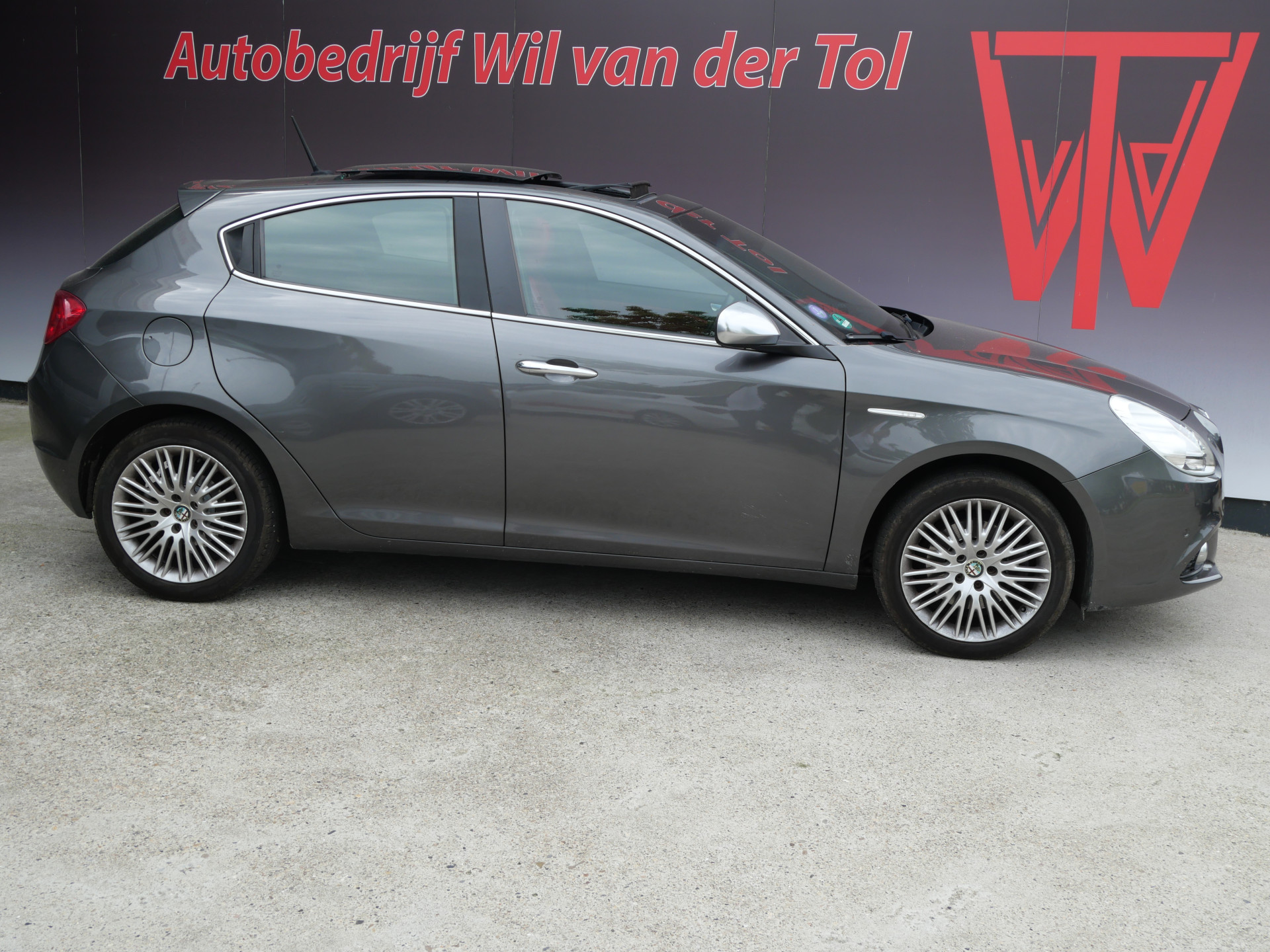 Alfa Romeo Giulietta 1.4T EXCLUSIVE | AUTOMAAT | XENON | PANORAMA | LEER | BOSE!!