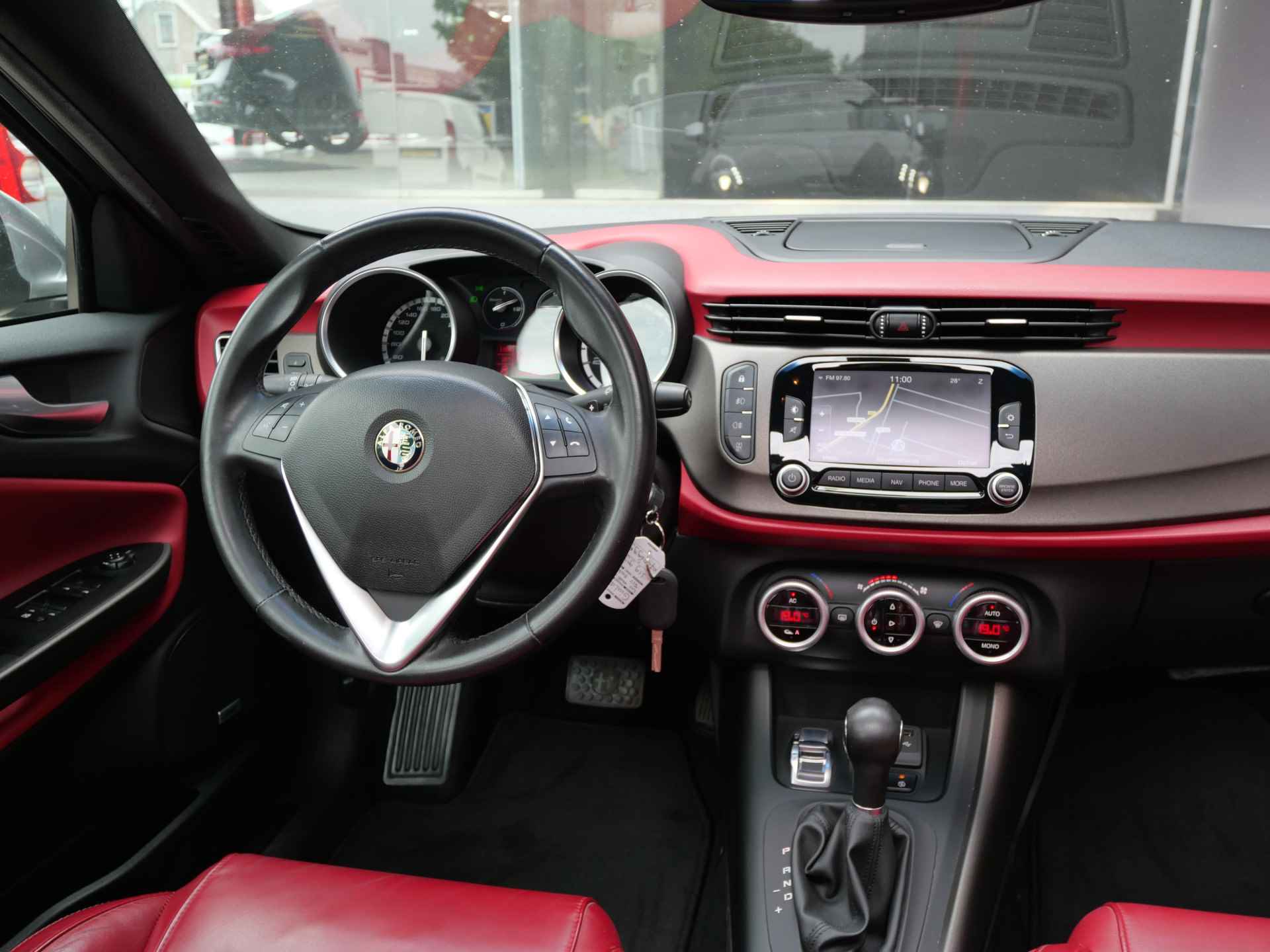 Alfa Romeo Giulietta 1.4T EXCLUSIVE | AUTOMAAT | XENON | PANORAMA | LEER | BOSE!! - 13/28