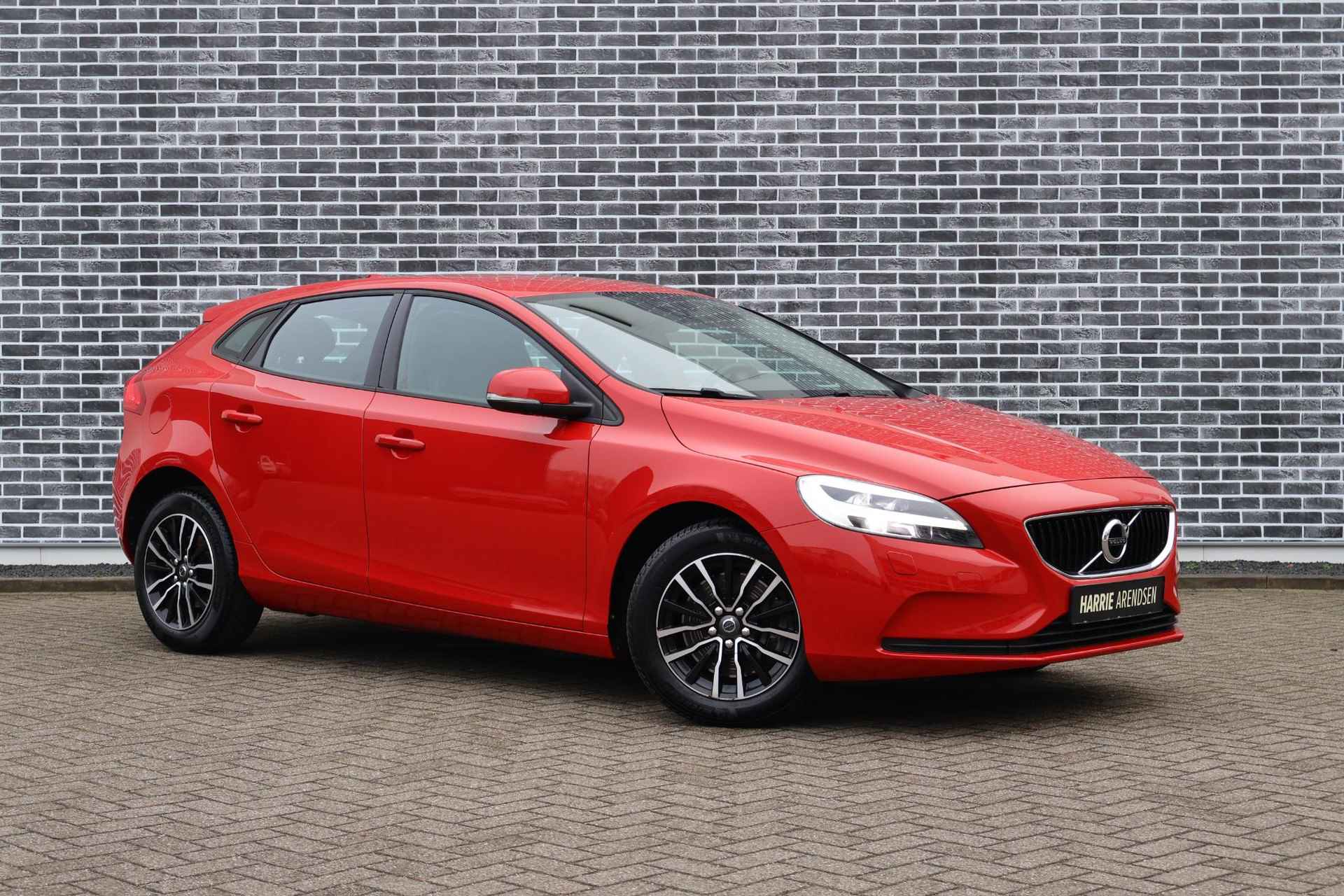 Volvo V40 1.5 T2 Nordic+ | Stoelverwarming | Navigatie | Parkeersensoren - 3/24