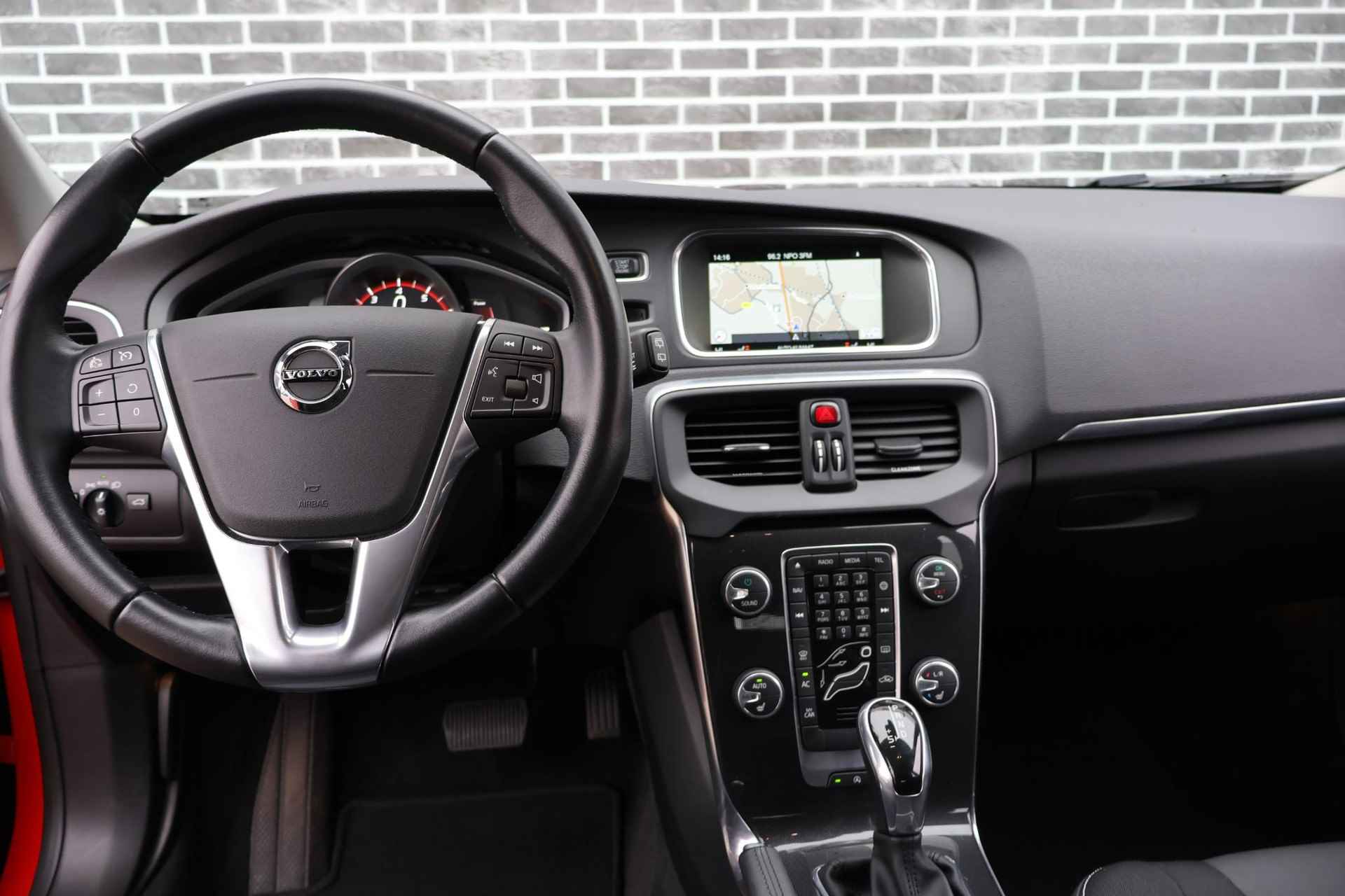 Volvo V40 1.5 T2 Nordic+ | Stoelverwarming | Navigatie | Parkeersensoren - 24/24