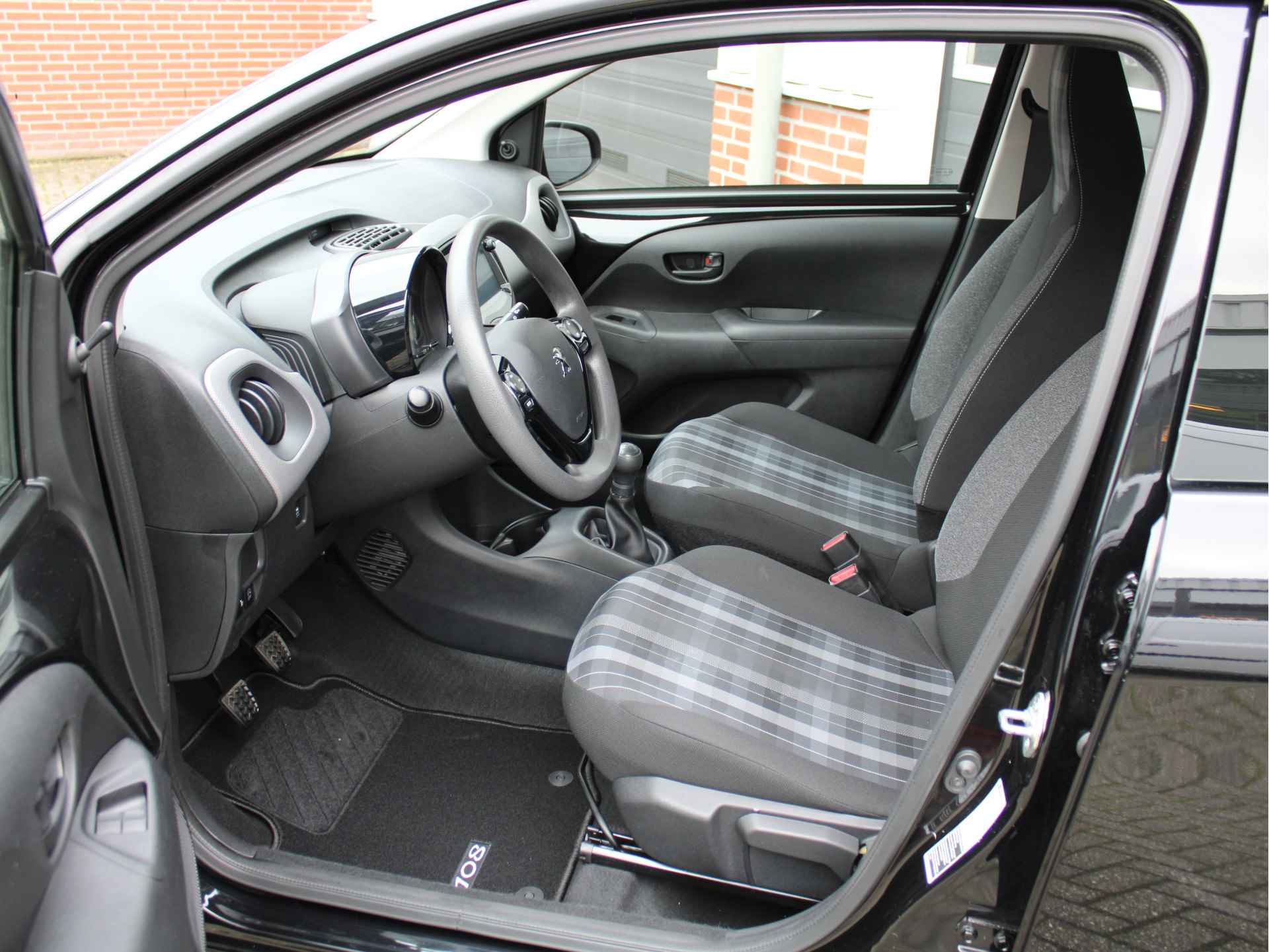 Peugeot 108 1.0 e-VTi Active /NAVI/LED/DAB+/Achteruitrijcamera/Miracast/Bluetooth/AIRCO/CV/ISOFIX/NAP! 1e eig! - 7/40