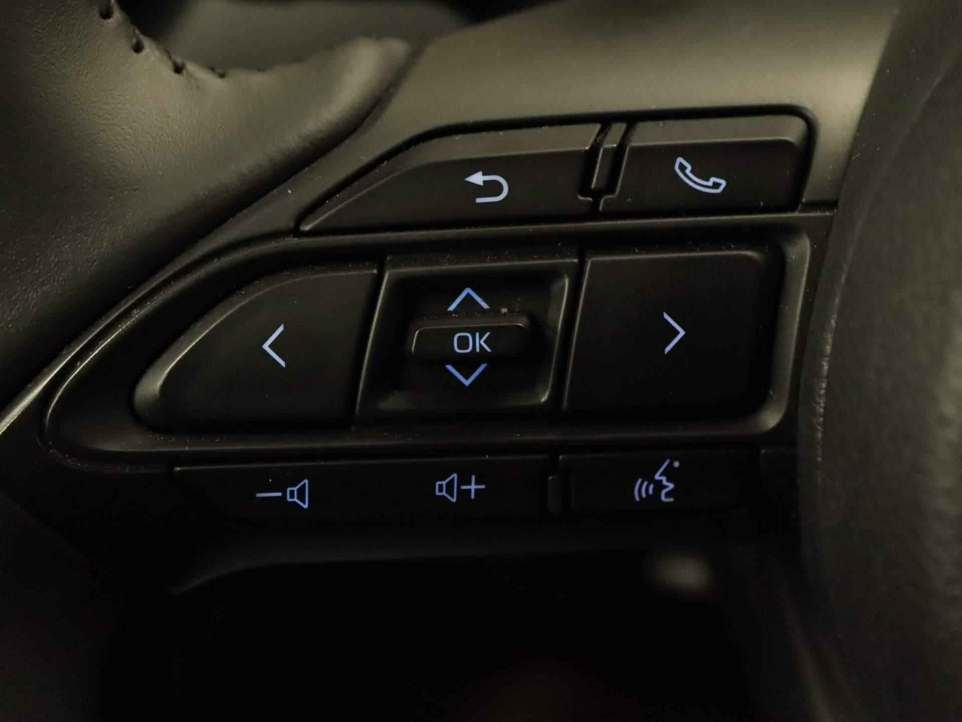 Toyota Aygo X 1.0 VVT-i MT Pulse - ADAPTIVE CRUISE CONTROL - STOELVERWARMING - ACHTERUITRIJ CAMERA - APPLE CARPLAY/ANDROID AUTO - LEASE MOGELIJK! - 17/29